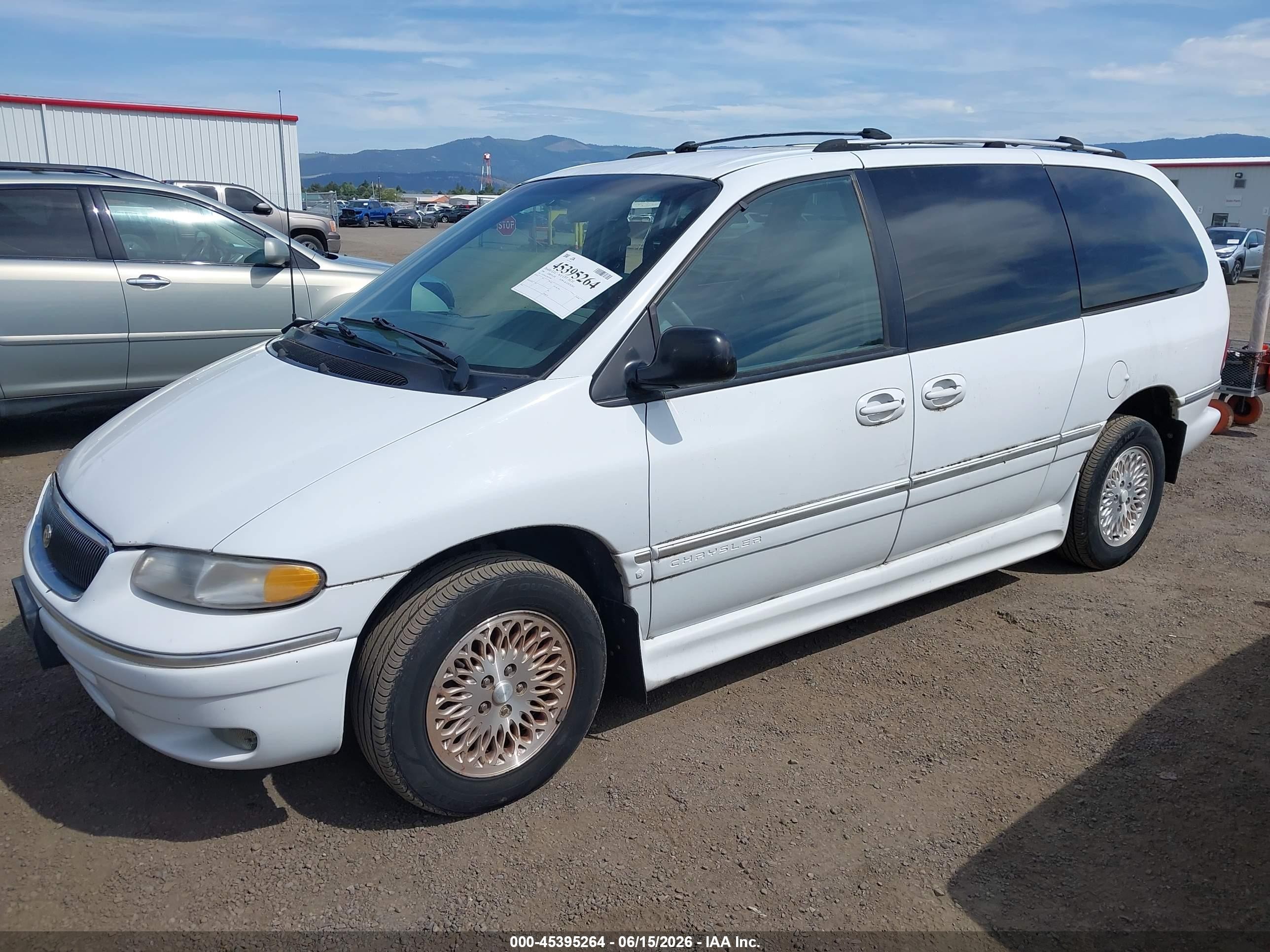 1996 Chrysler Town & Country   Белый vin: 1C4GP54L7TB357499
