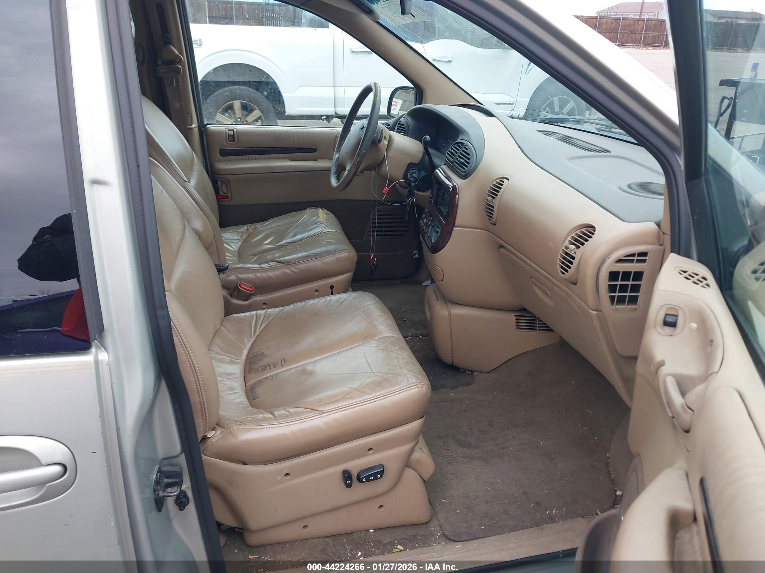 1999 Chrysler Town & Country Lx Gold vin: 1C4GP54L7XB914546