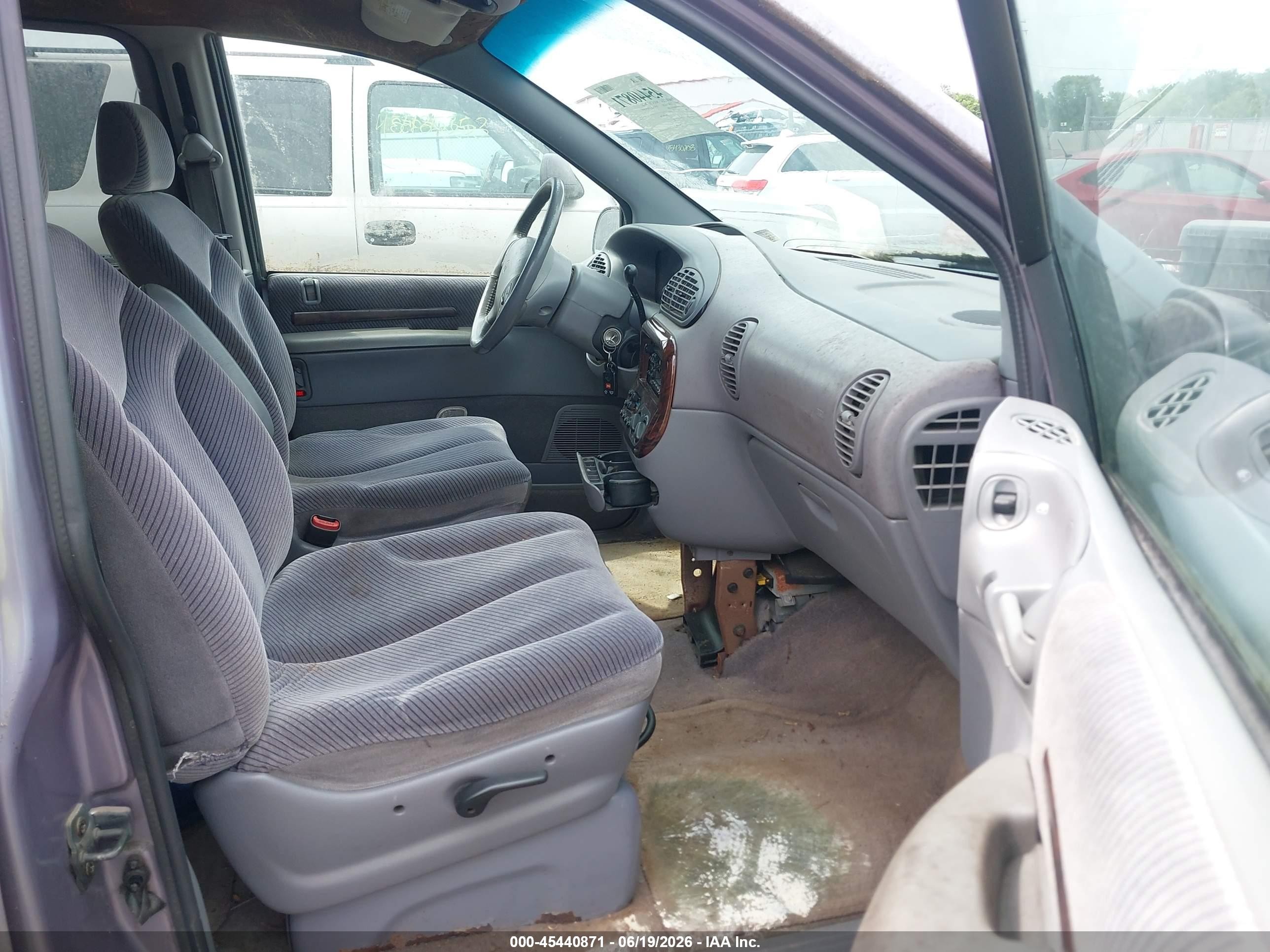 1997 Chrysler Town & Country Lx Серый vin: 1C4GP54RXVB436480