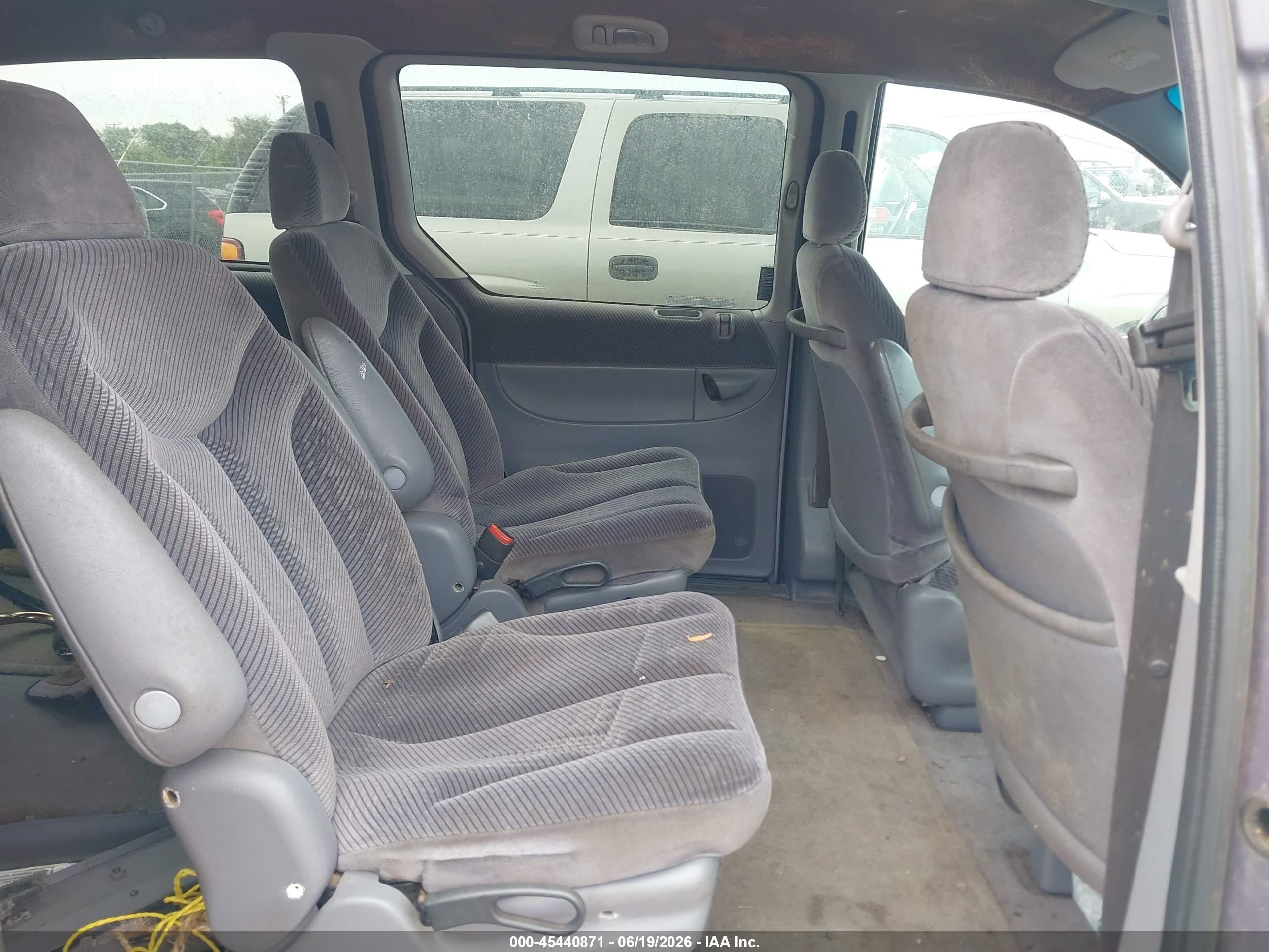 1997 Chrysler Town & Country Lx Серый vin: 1C4GP54RXVB436480