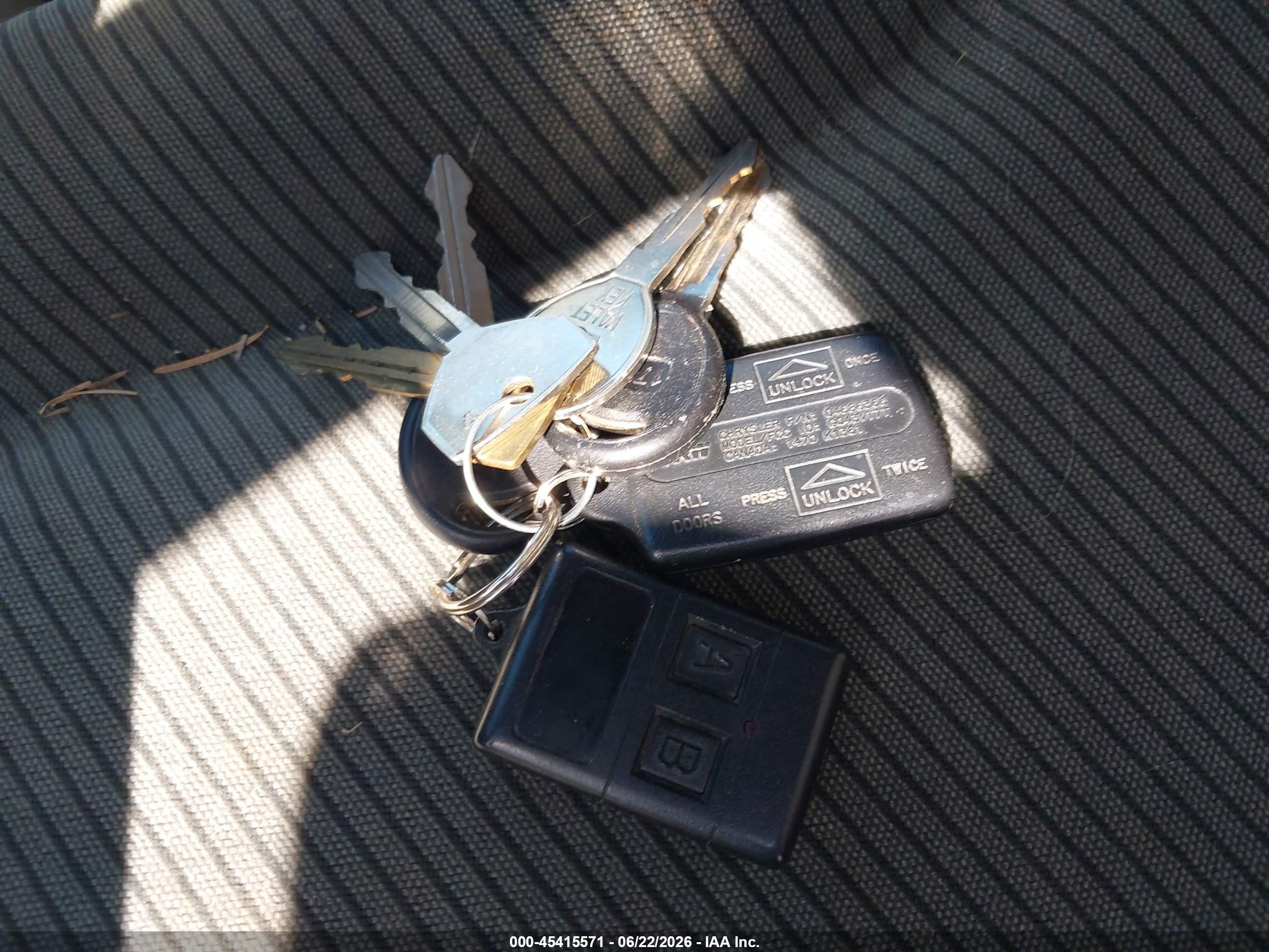 1997 Chrysler Town & Country Sx Серебряный vin: 1C4GP55L1VB314505