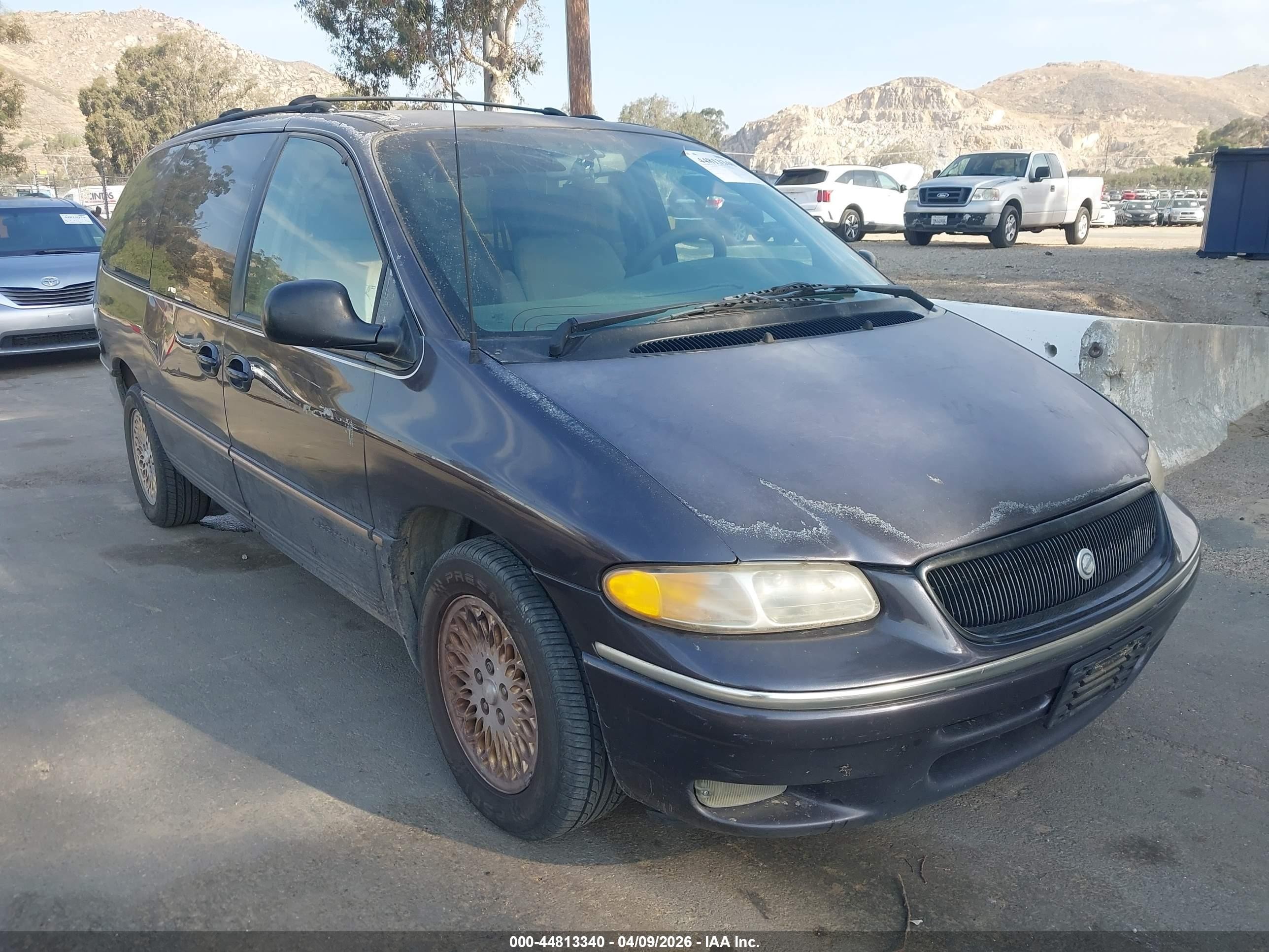 1996 Chrysler Town & Country Lxi Purple vin: 1C4GP64L1TB215333