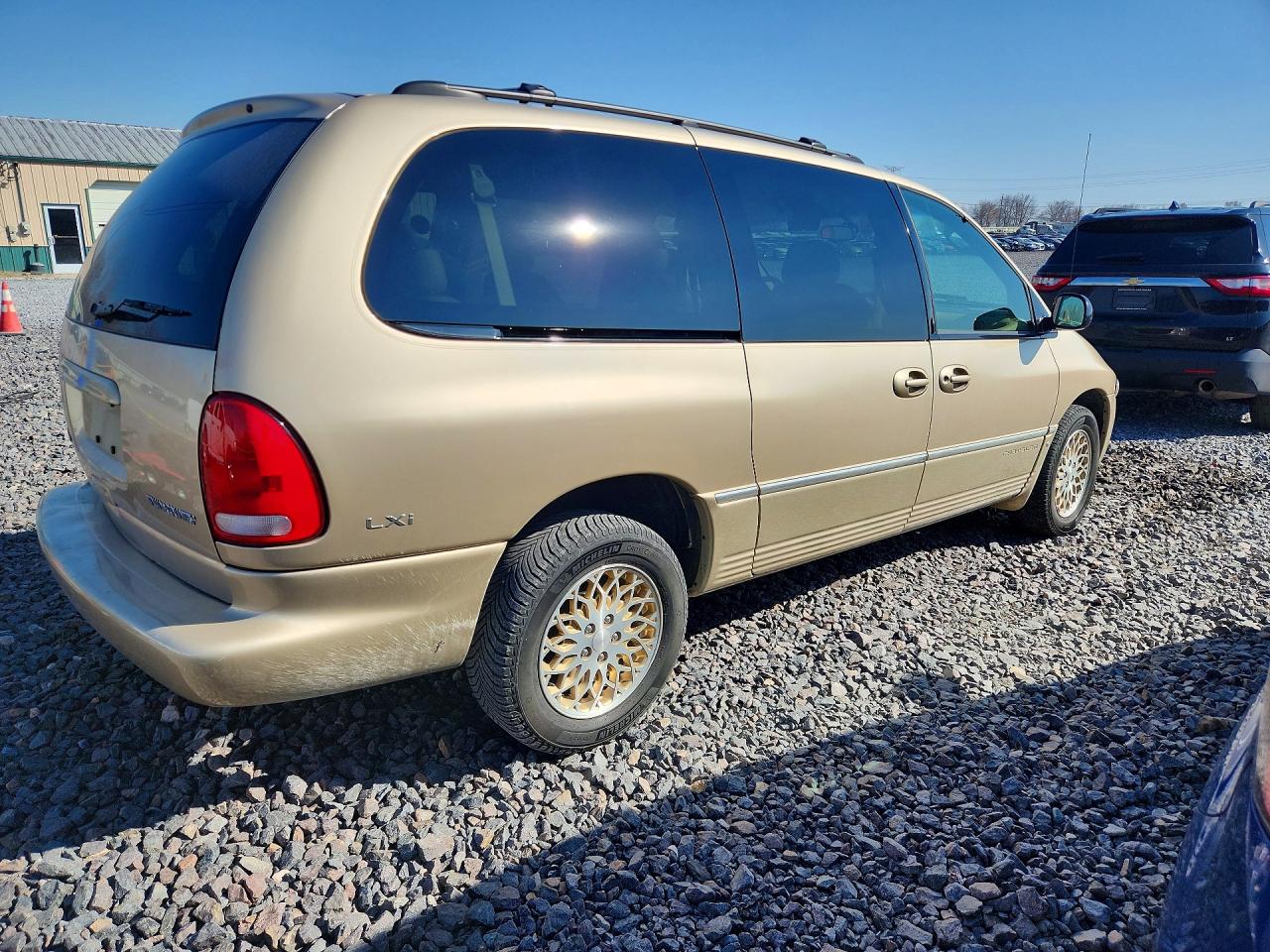 1998 Chrysler Town & Country Lxi Tan vin: 1C4GP64L2WB557345