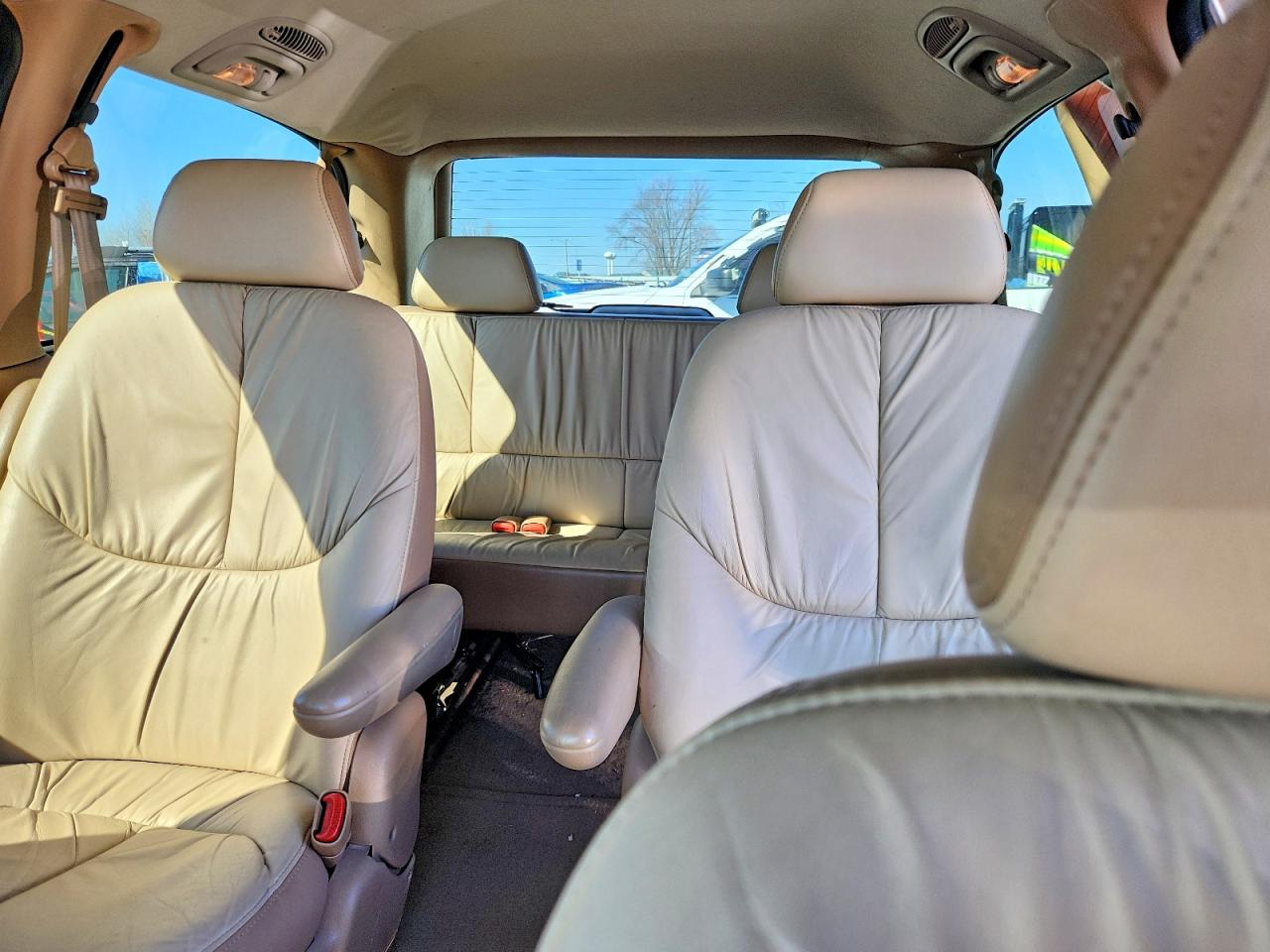 1998 Chrysler Town & Country Lxi Tan vin: 1C4GP64L2WB557345