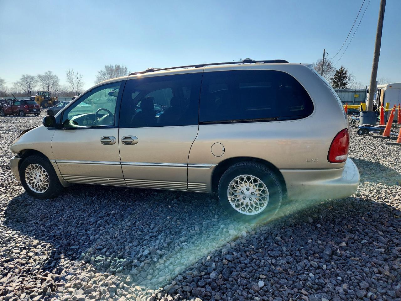 1998 Chrysler Town & Country Lxi Tan vin: 1C4GP64L2WB557345