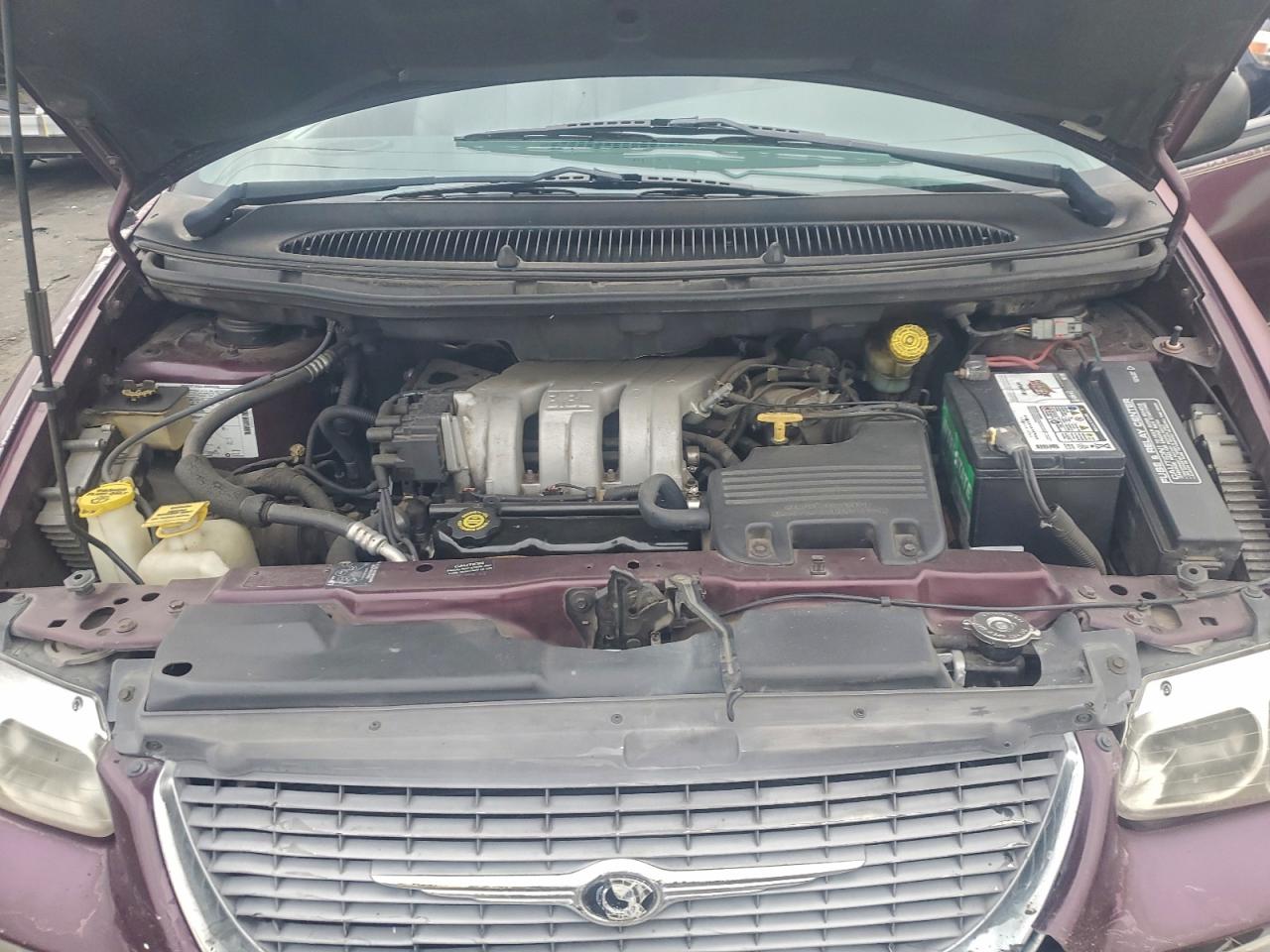 1998 Chrysler Town & Country Lxi Burgundy vin: 1C4GP64L3WB651900