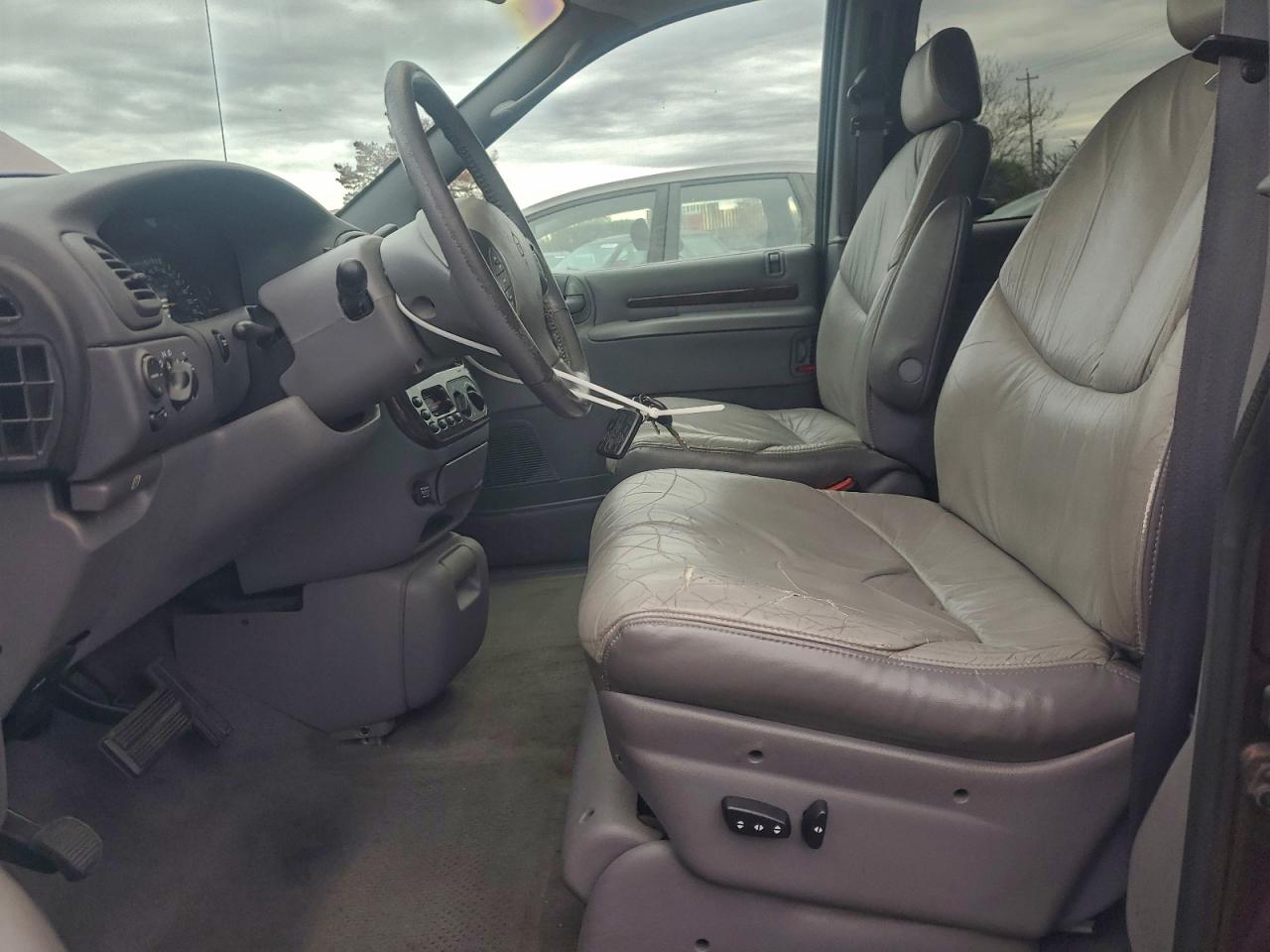 1998 Chrysler Town & Country Lxi Burgundy vin: 1C4GP64L3WB651900