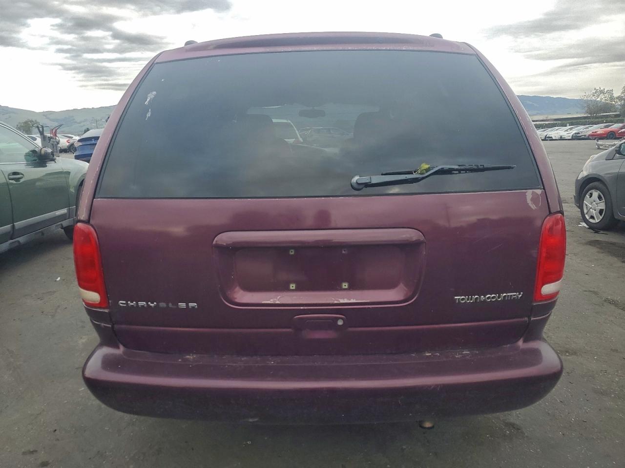 1998 Chrysler Town & Country Lxi Burgundy vin: 1C4GP64L3WB651900