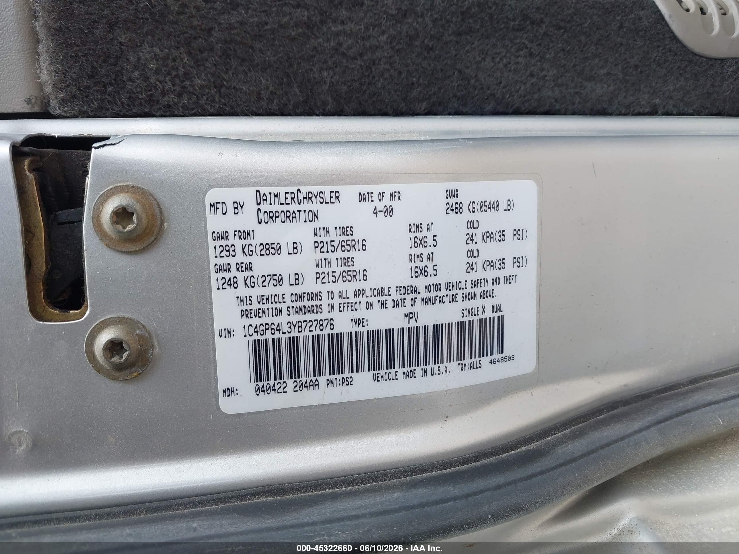 2000 Chrysler Town & Country Limited Silver vin: 1C4GP64L3YB727876