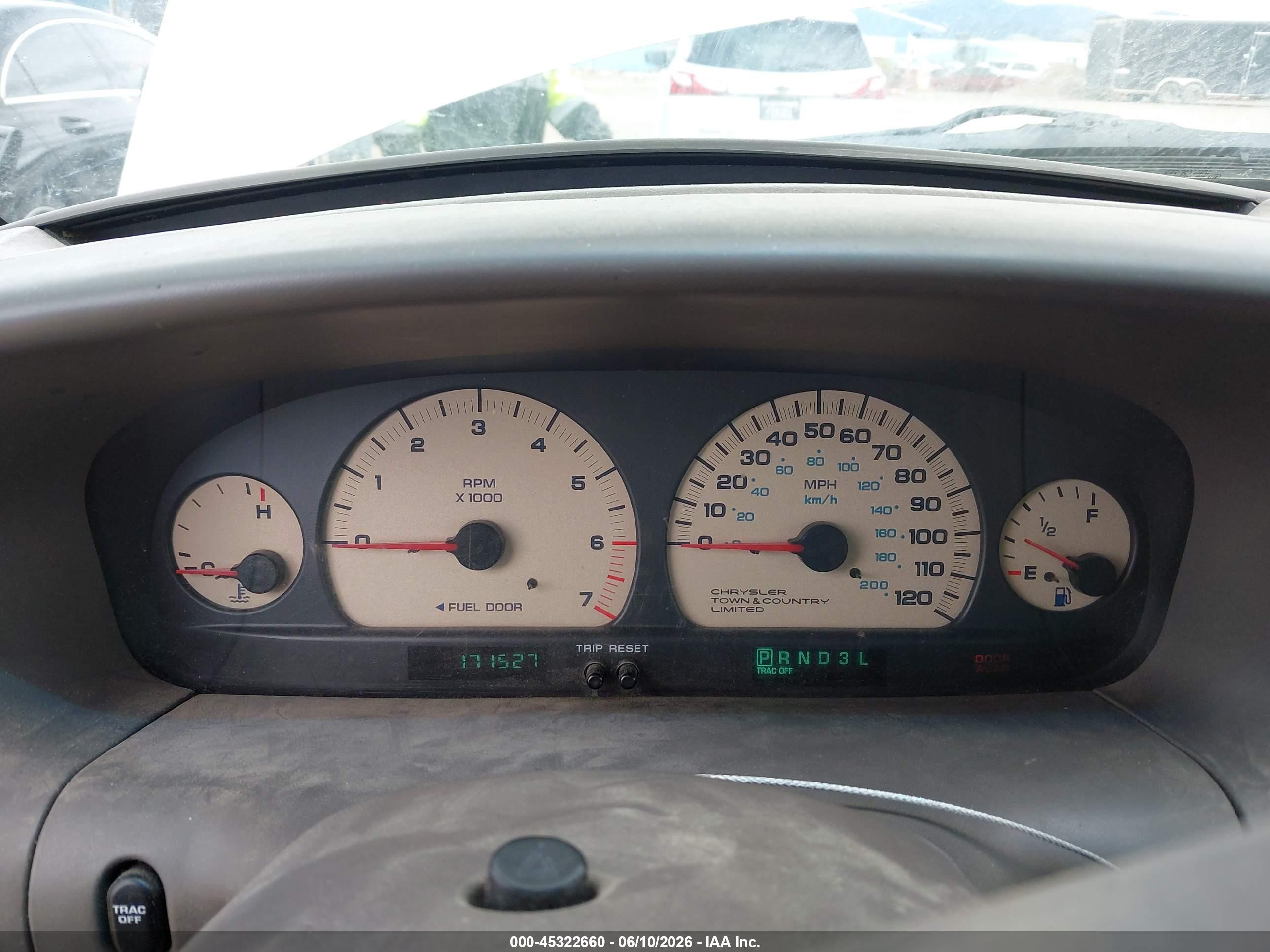 2000 Chrysler Town & Country Limited Silver vin: 1C4GP64L3YB727876