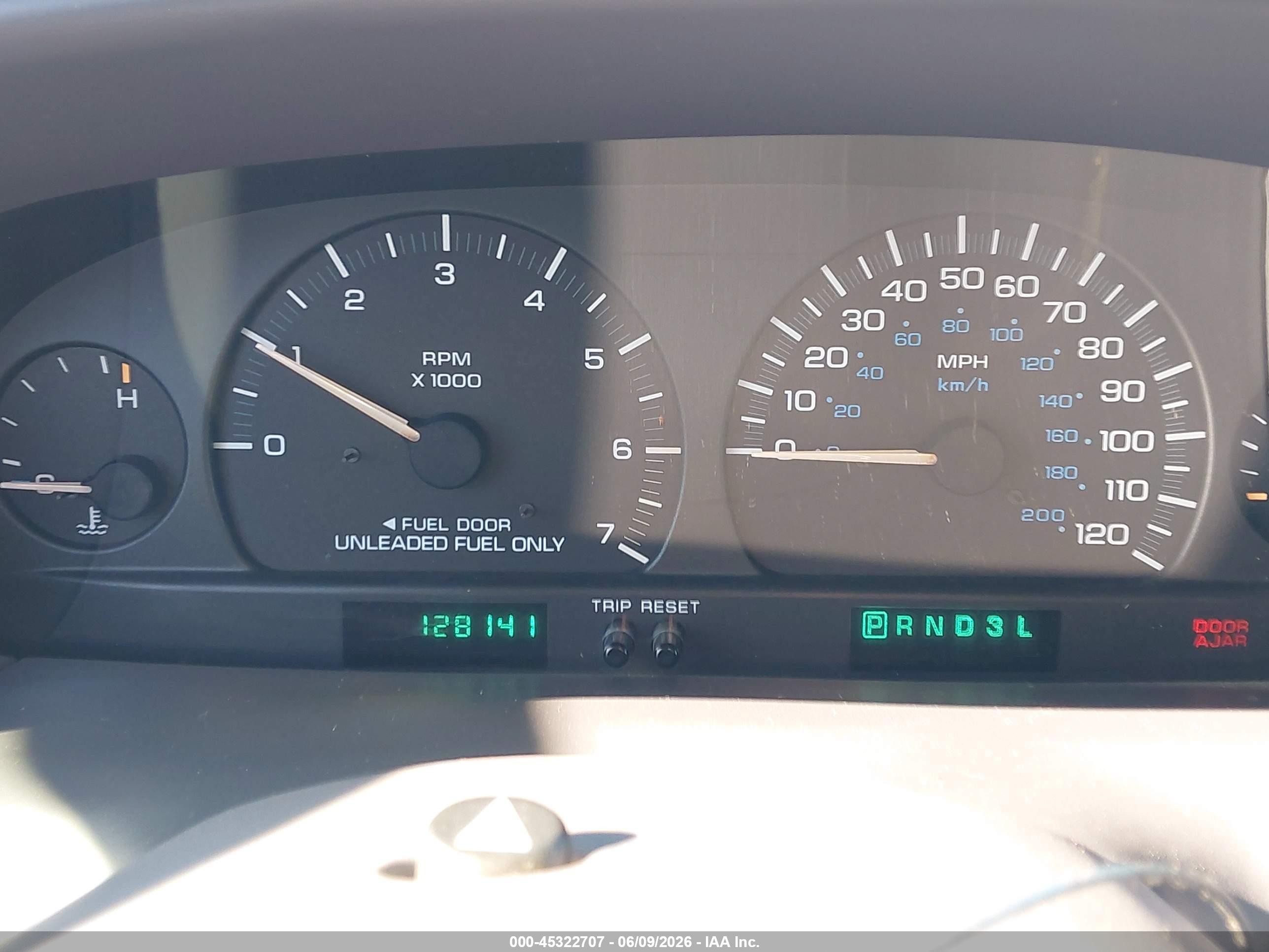 1996 Chrysler Town & Country Lxi Silver vin: 1C4GP64L4TB364626