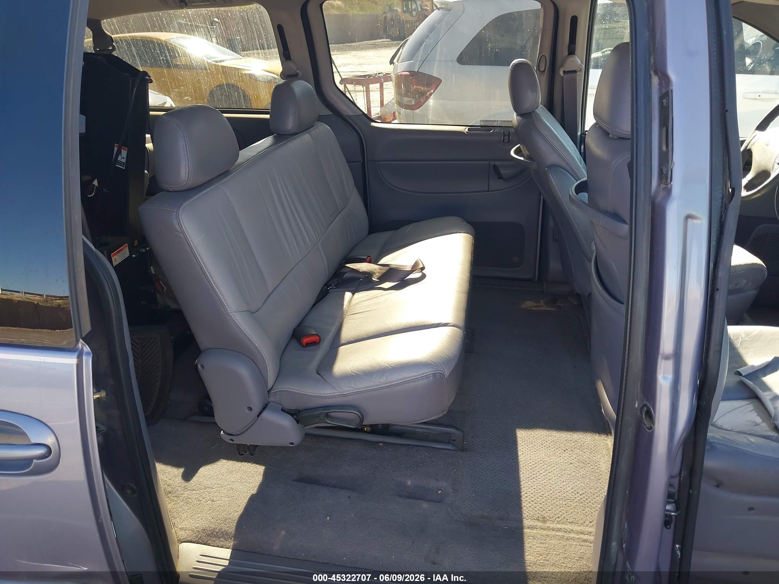 1996 Chrysler Town & Country Lxi Silver vin: 1C4GP64L4TB364626
