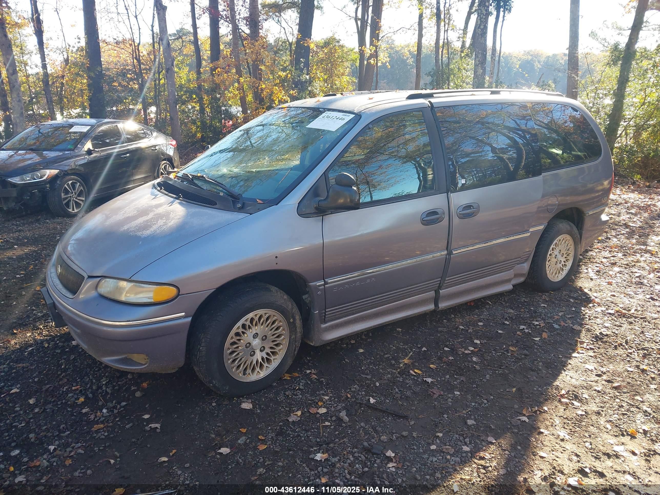 1997 Chrysler Town & Country Lxi Purple vin: 1C4GP64L4VB246739