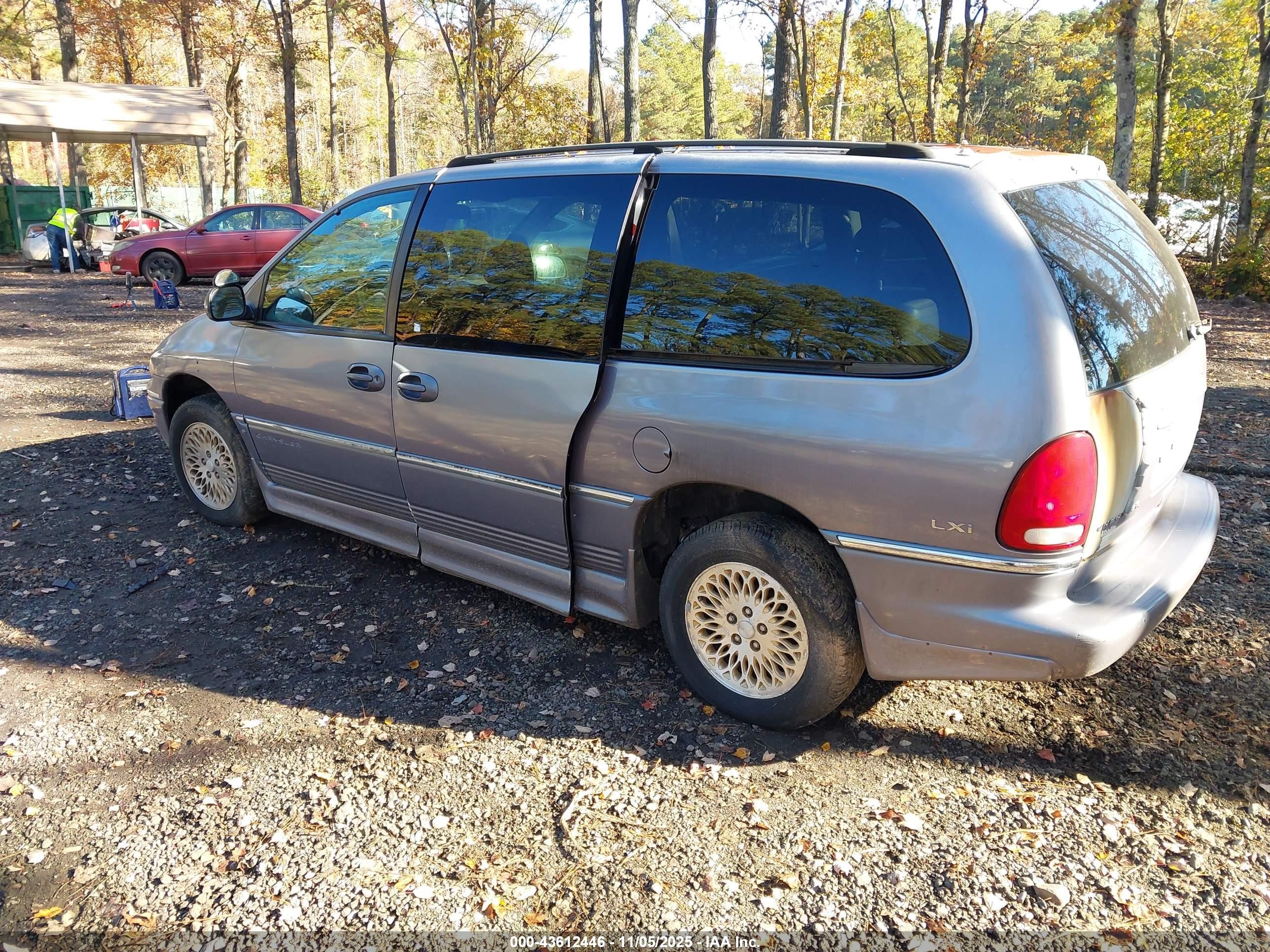 1997 Chrysler Town & Country Lxi Purple vin: 1C4GP64L4VB246739