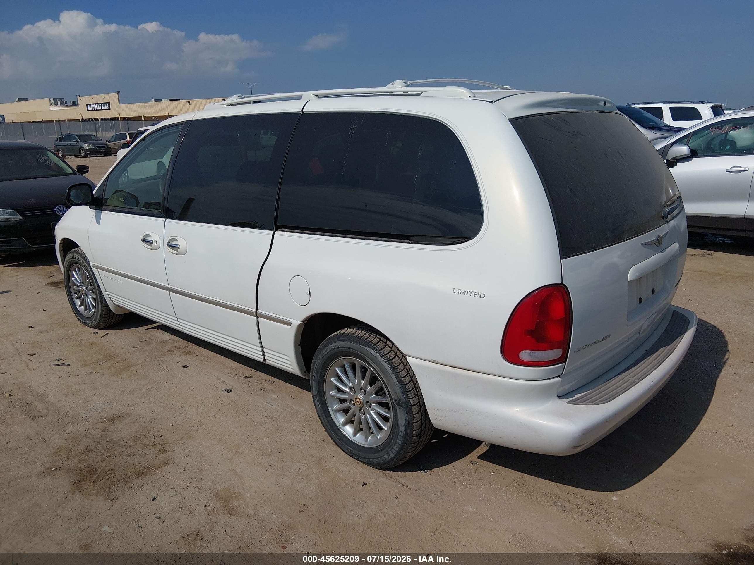 2000 Chrysler Town & Country Limited White vin: 1C4GP64L4YB688165