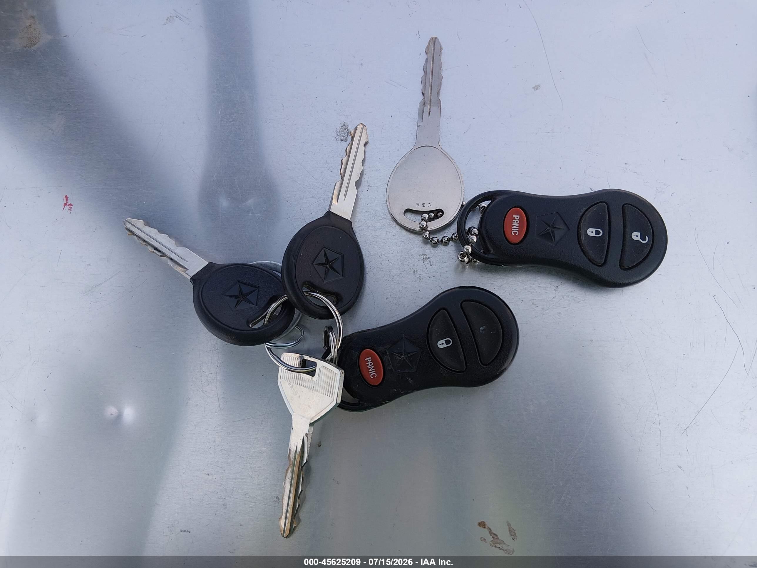 2000 Chrysler Town & Country Limited White vin: 1C4GP64L4YB688165