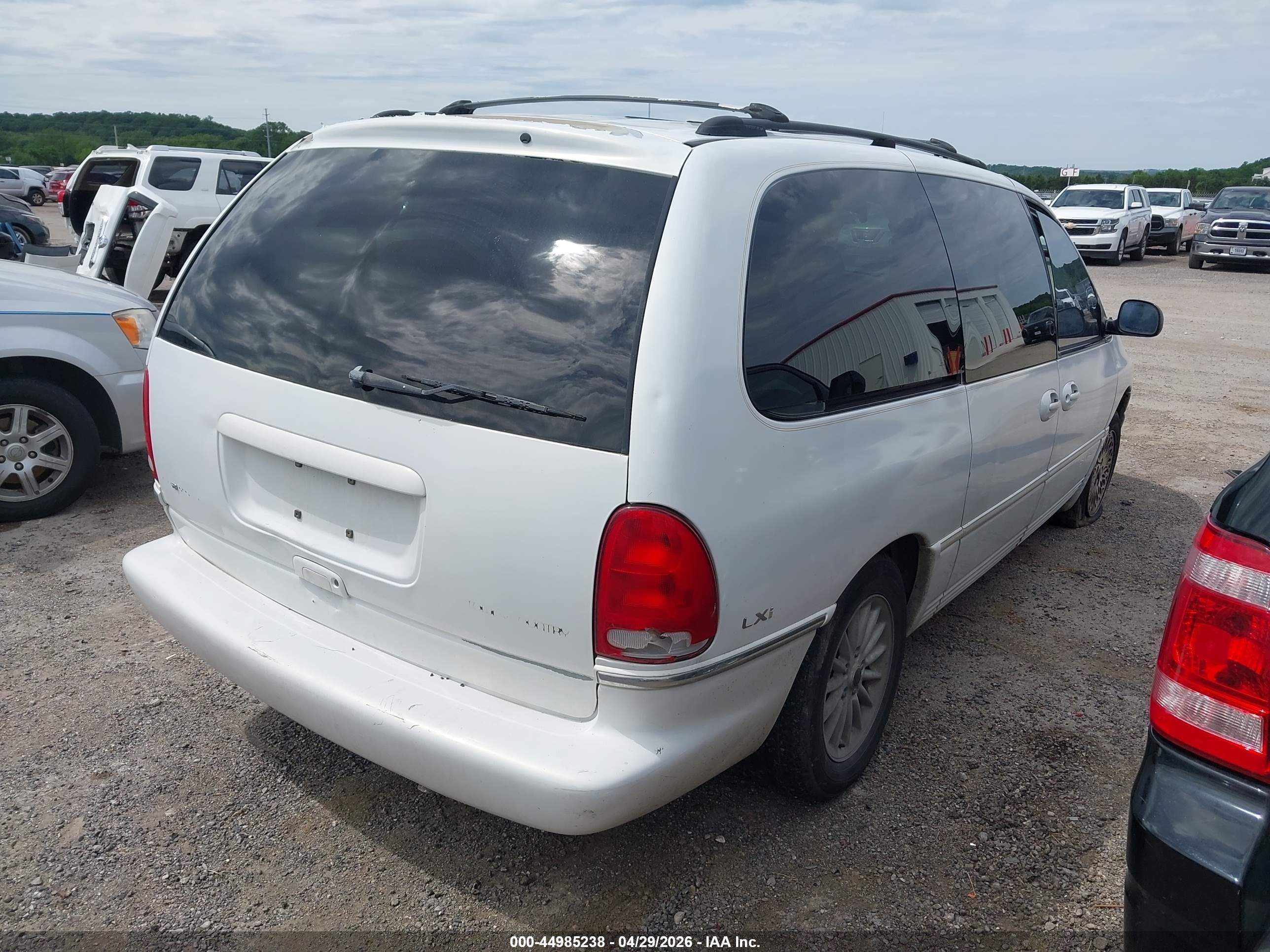 1997 Chrysler Town & Country Lxi White vin: 1C4GP64L5VB470814