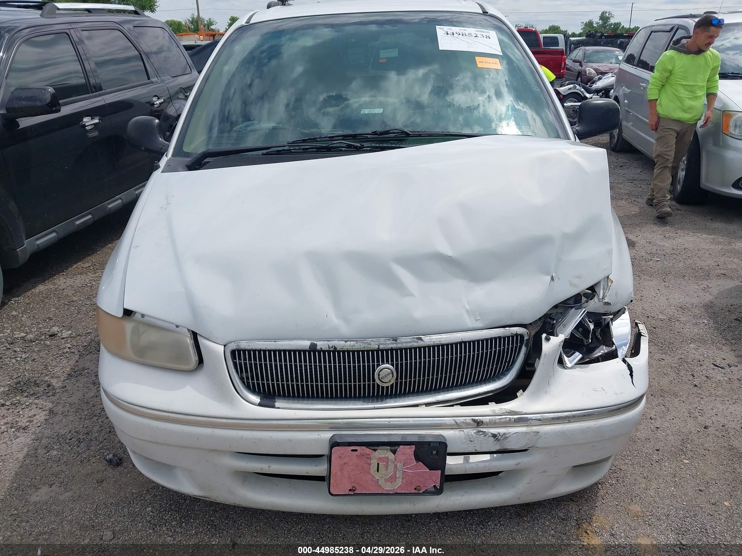1997 Chrysler Town & Country Lxi White vin: 1C4GP64L5VB470814