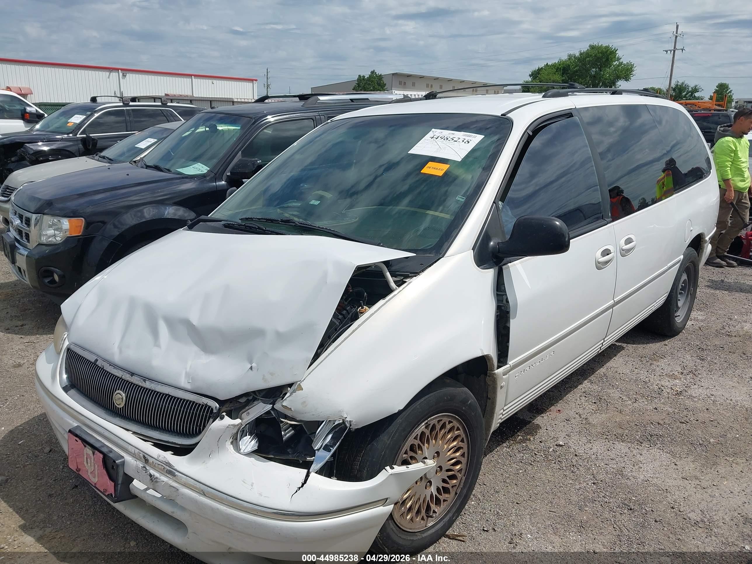 1997 Chrysler Town & Country Lxi White vin: 1C4GP64L5VB470814