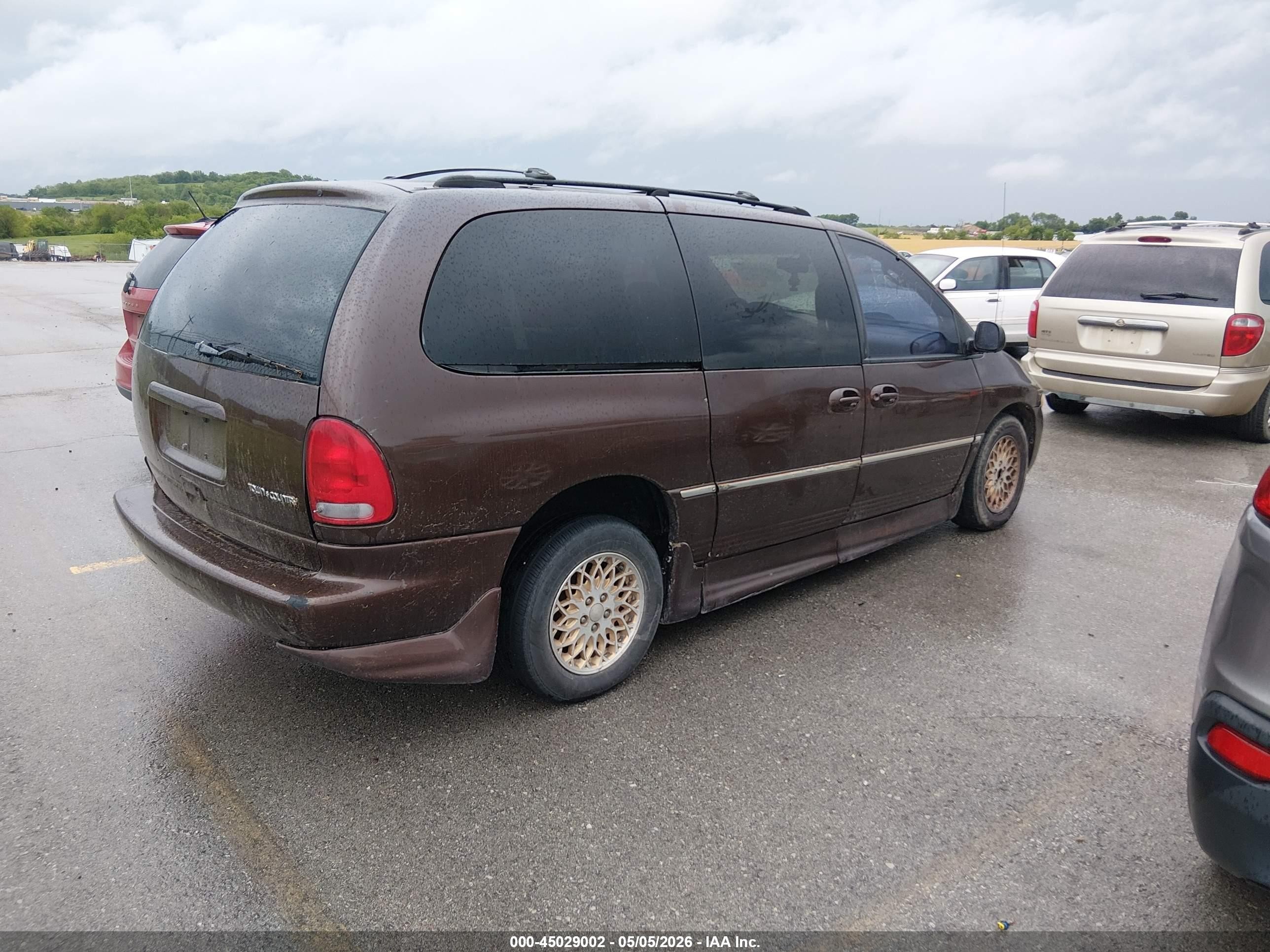 1998 Chrysler Town & Country Lxi Brown vin: 1C4GP64L5WB667466