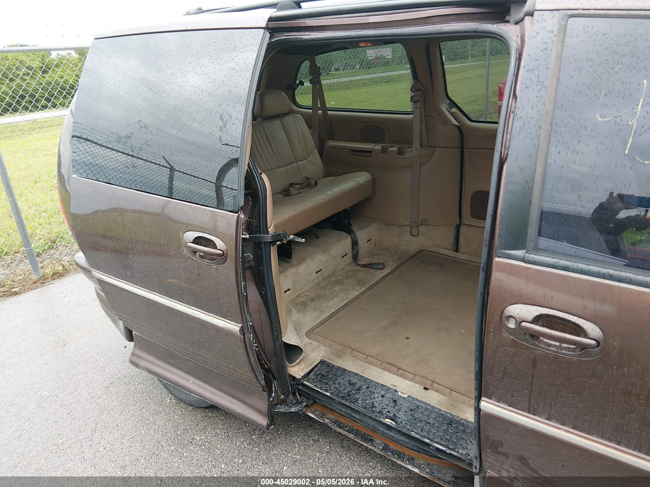 1998 Chrysler Town & Country Lxi Brown vin: 1C4GP64L5WB667466
