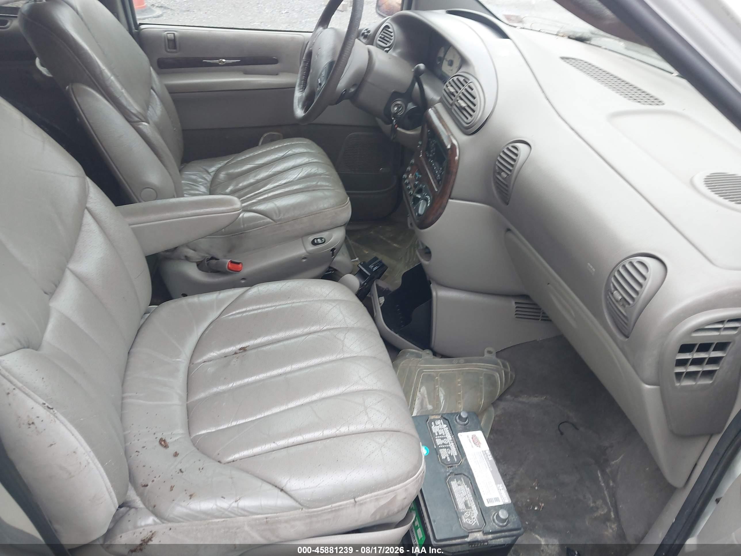 1999 Chrysler Town & Country Limited White vin: 1C4GP64L5XB531534
