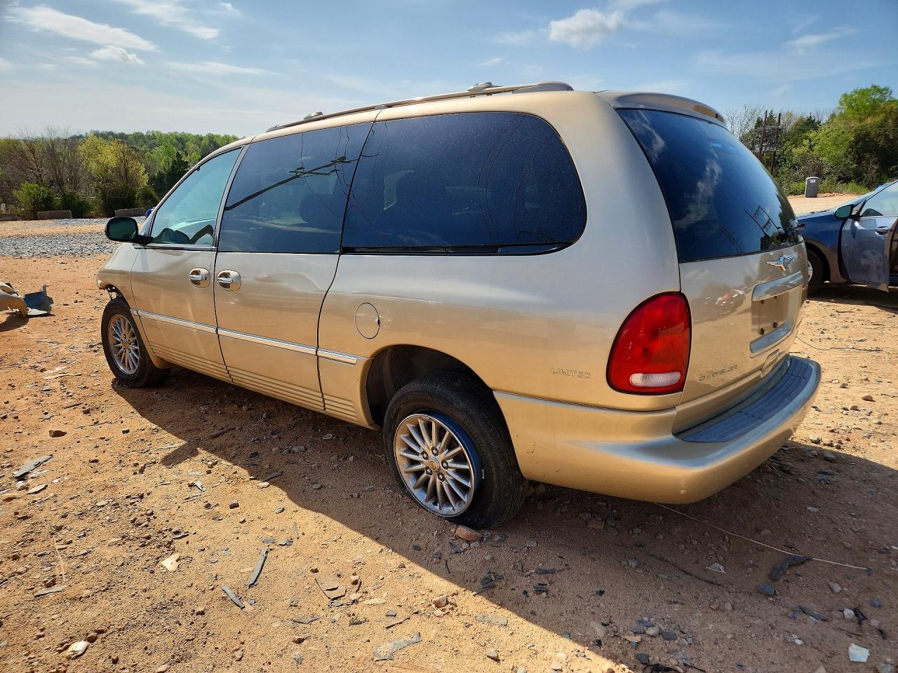 2000 Chrysler Town & Country Limited Gold vin: 1C4GP64L5YB712991