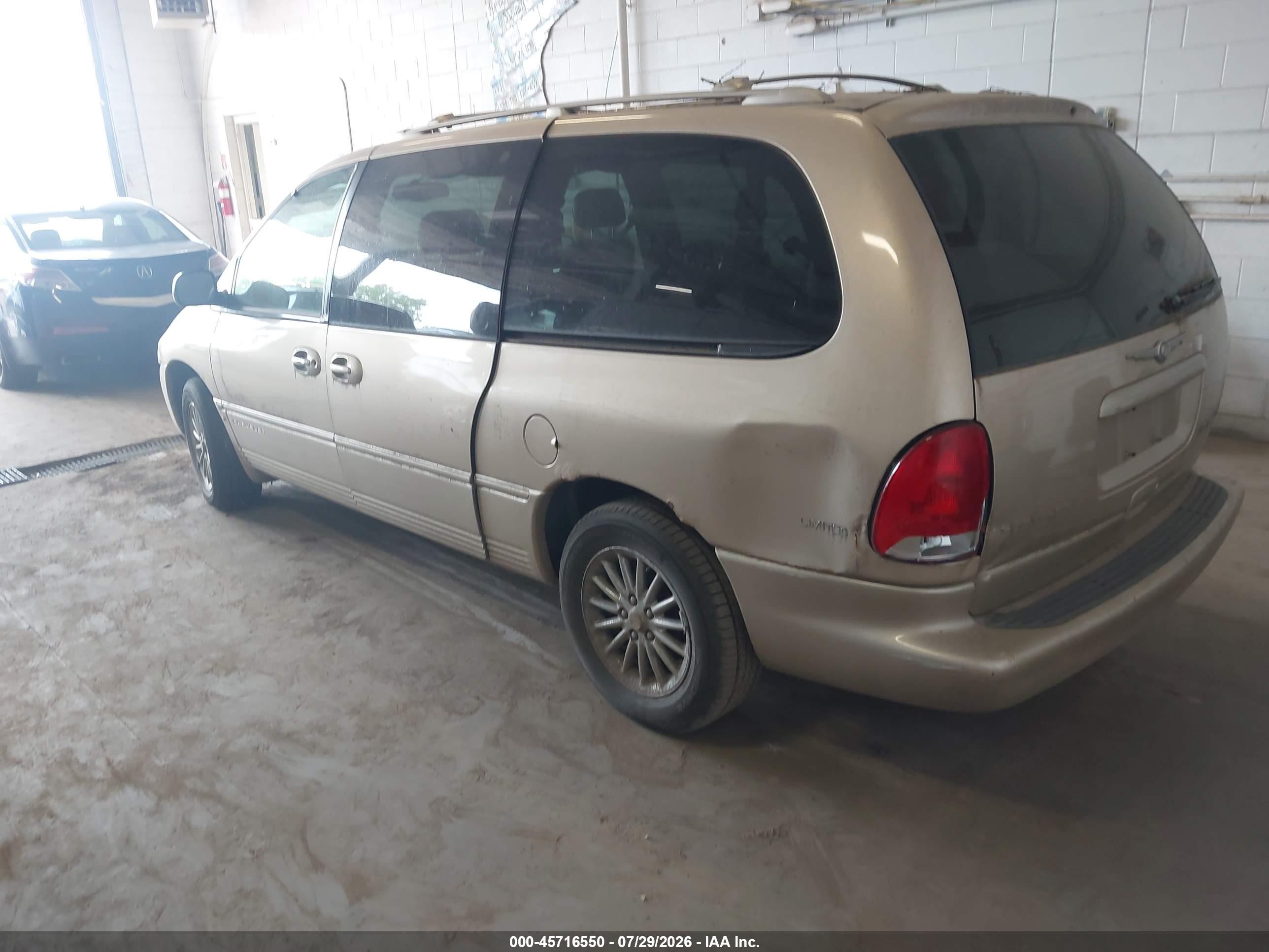 2000 Chrysler Town & Country Limited Золотой vin: 1C4GP64L6YB513688