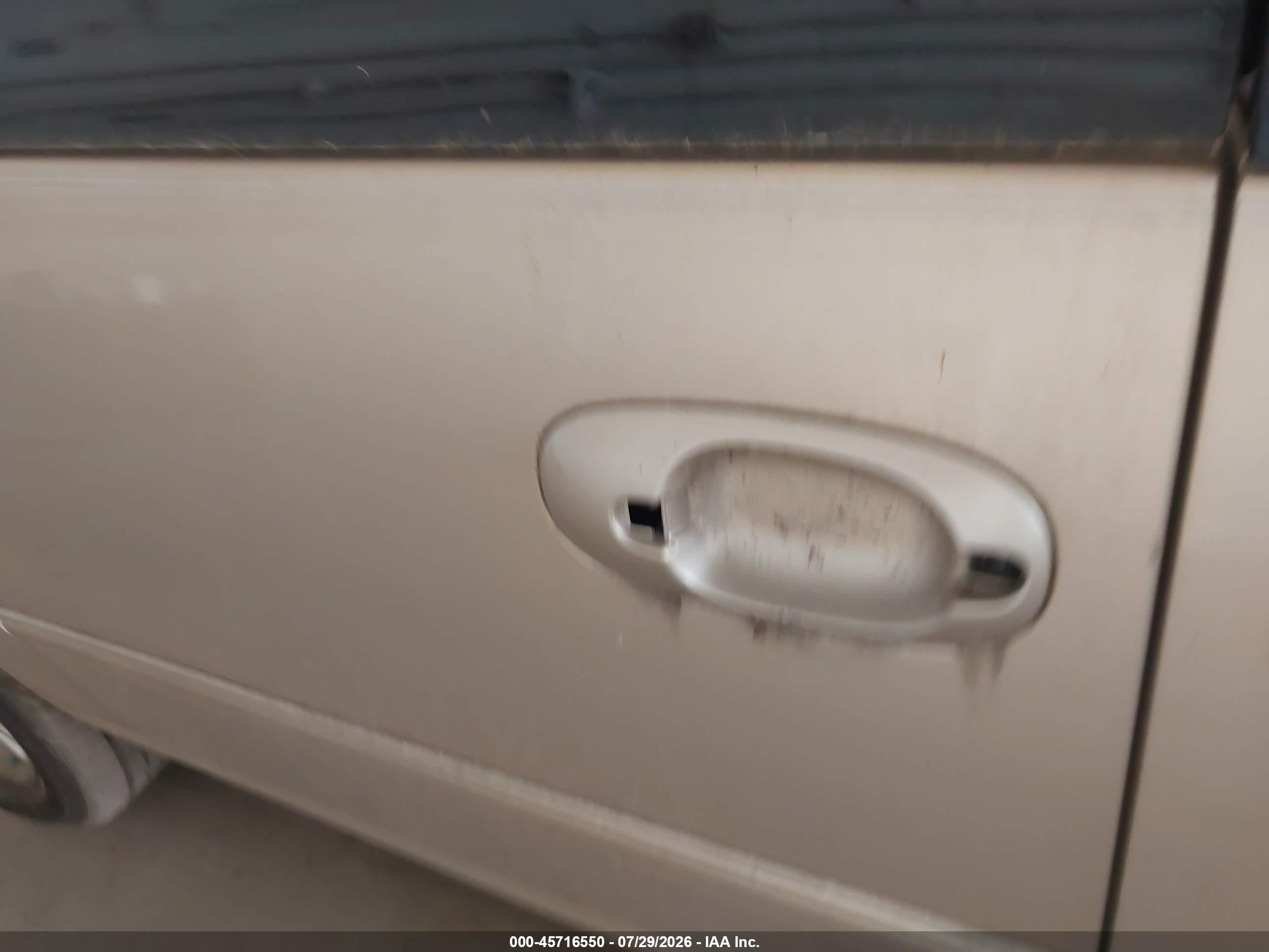 2000 Chrysler Town & Country Limited Золотой vin: 1C4GP64L6YB513688