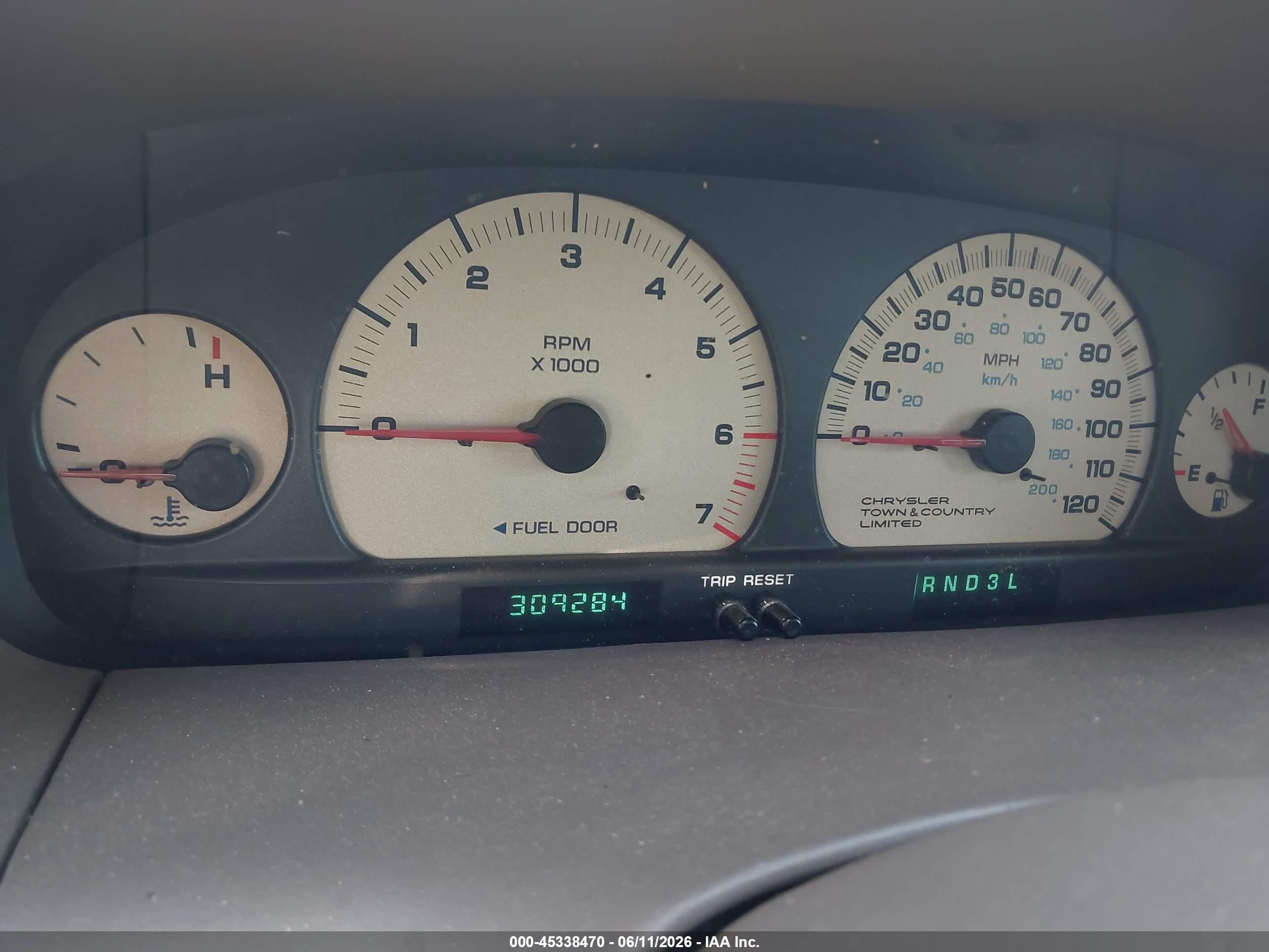 1999 Chrysler Town & Country Limited Желто-коричневый vin: 1C4GP64L7XB821659