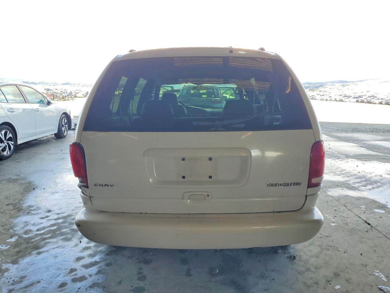 1998 Chrysler Town & Country Lxi White vin: 1C4GP64L8WB557883