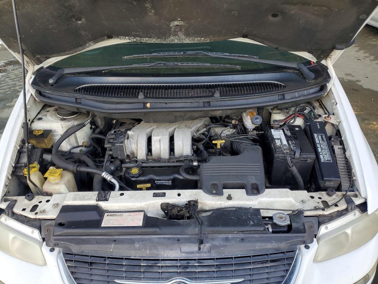 1998 Chrysler Town & Country Lxi White vin: 1C4GP64L8WB557883
