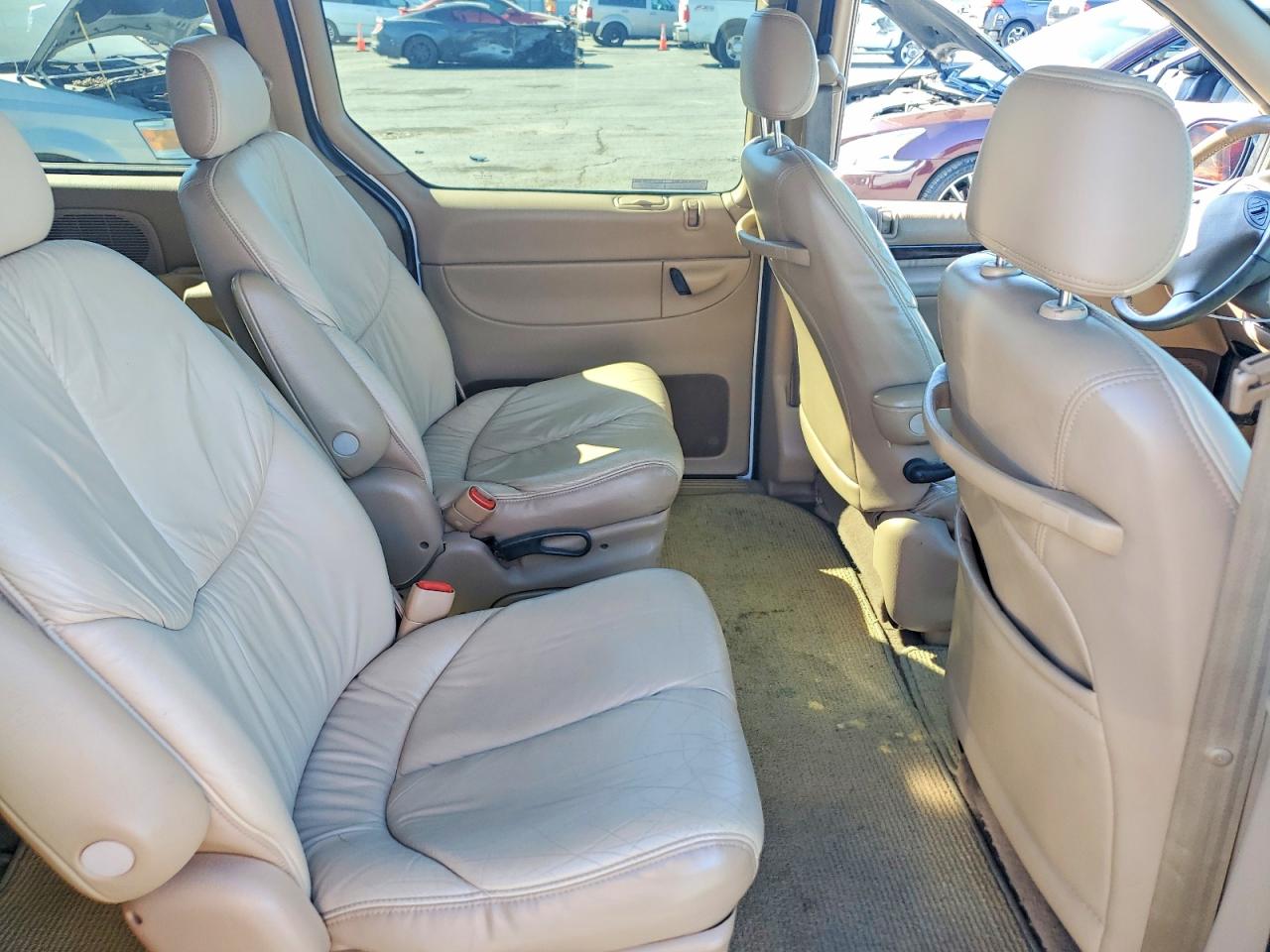 1998 Chrysler Town & Country Lxi White vin: 1C4GP64L9WB630467