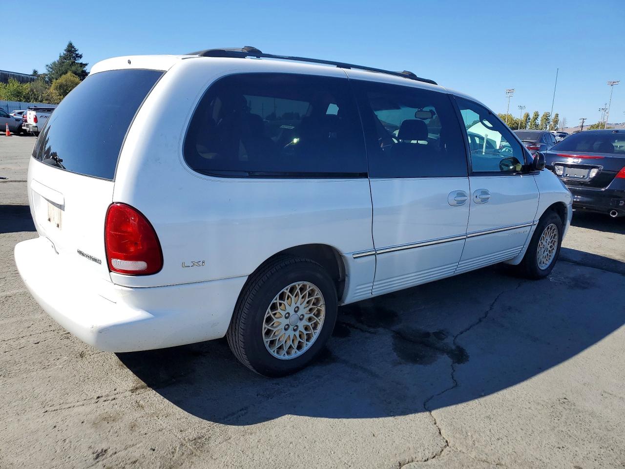1998 Chrysler Town & Country Lxi White vin: 1C4GP64L9WB630467