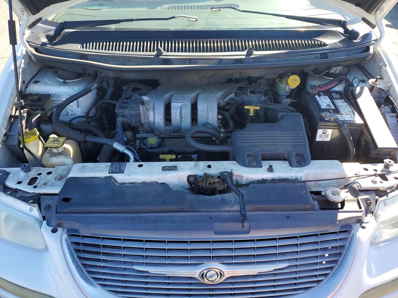 1998 Chrysler Town & Country Lxi White vin: 1C4GP64L9WB630467