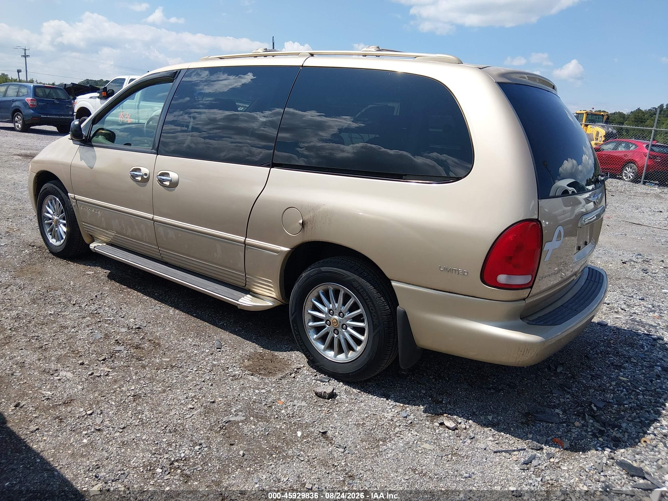 1999 Chrysler Town & Country Limited Tan vin: 1C4GP64L9XB538437