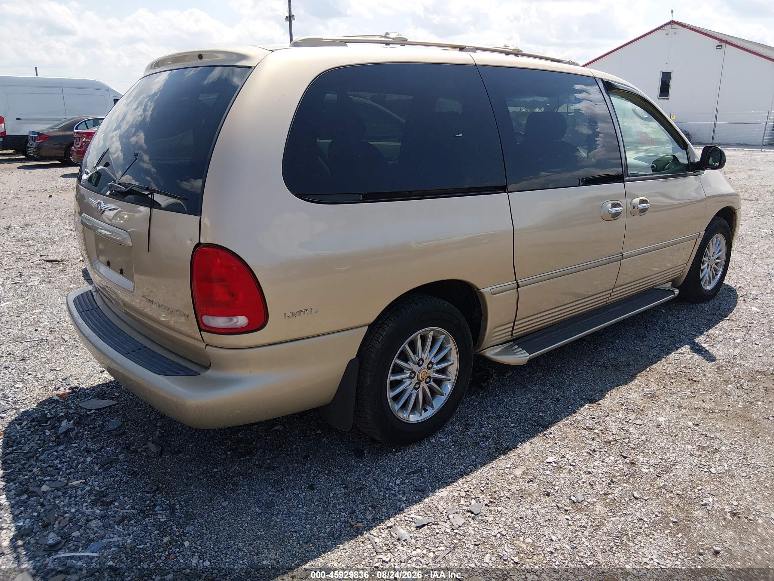 1999 Chrysler Town & Country Limited Tan vin: 1C4GP64L9XB538437