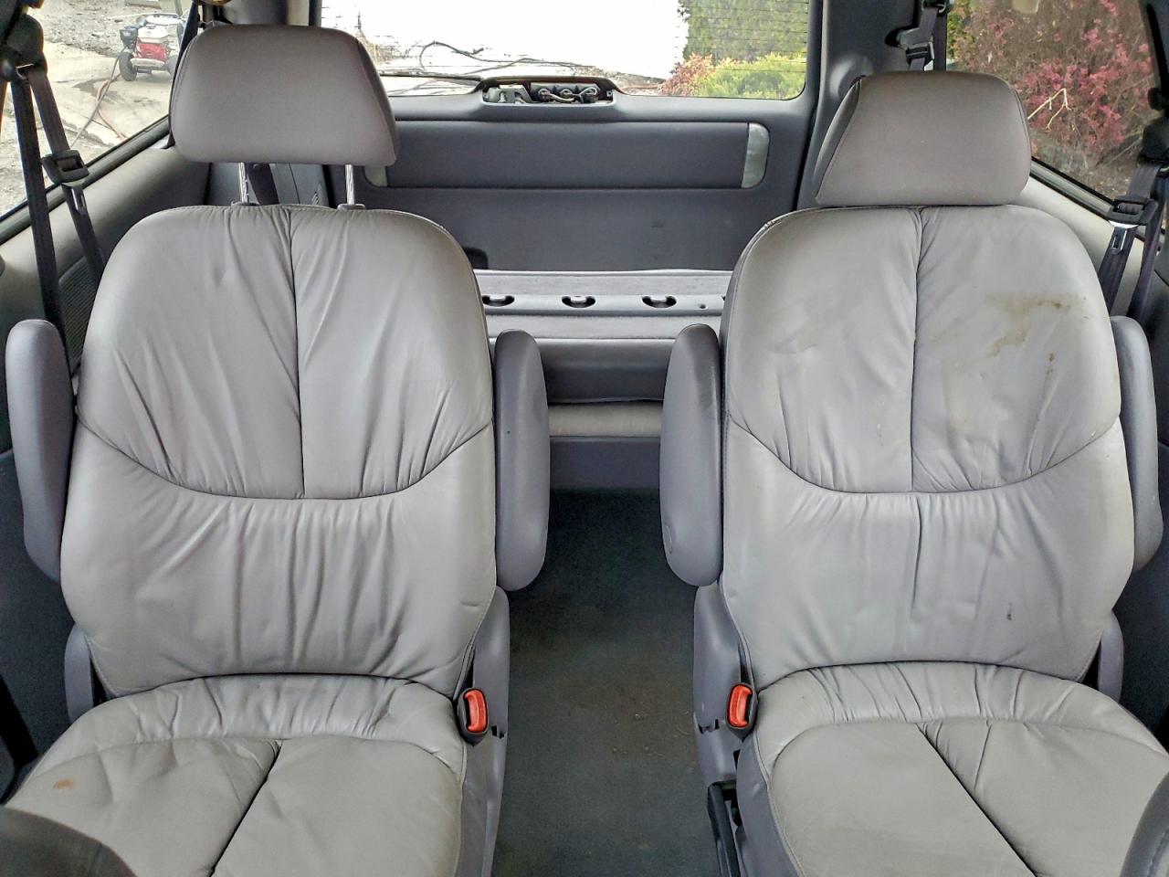 1998 Chrysler Town & Country Lxi White vin: 1C4GP64LXWB545105