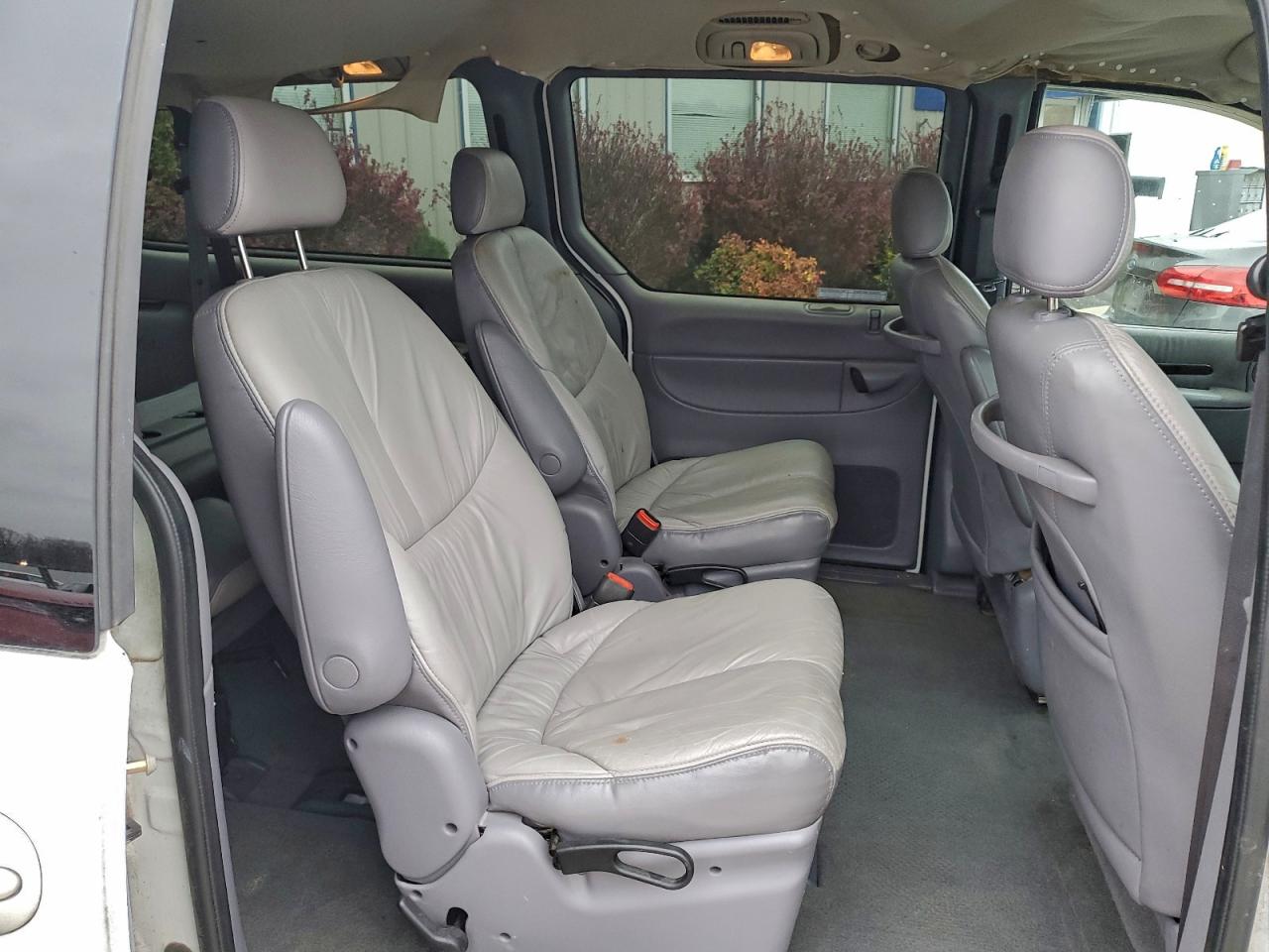 1998 Chrysler Town & Country Lxi White vin: 1C4GP64LXWB545105