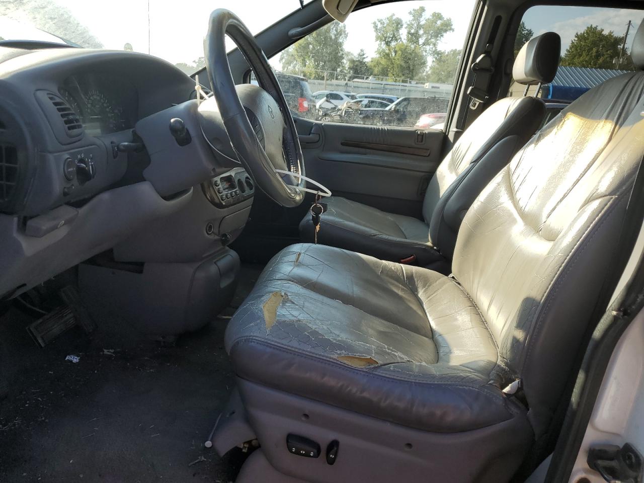 1998 Chrysler Town & Country Lxi White vin: 1C4GP64LXWB594126