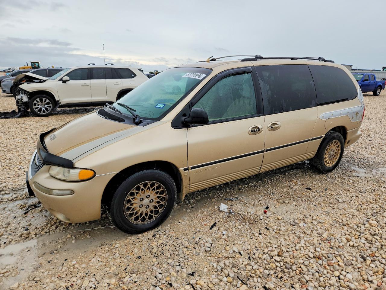 1998 Chrysler Town And Country Gold vin: 1C4GP64LXWB644491