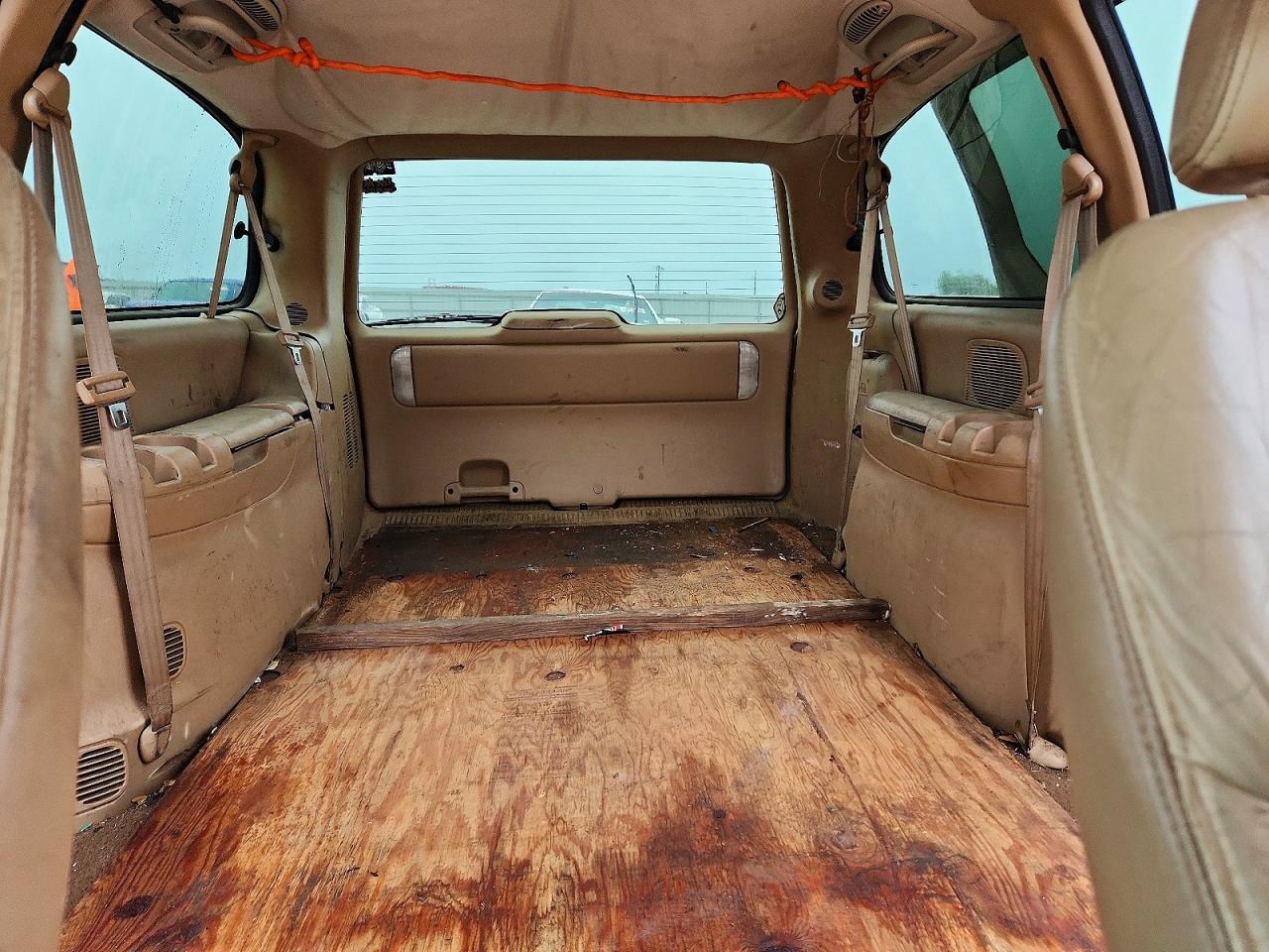 1998 Chrysler Town And Country Gold vin: 1C4GP64LXWB644491