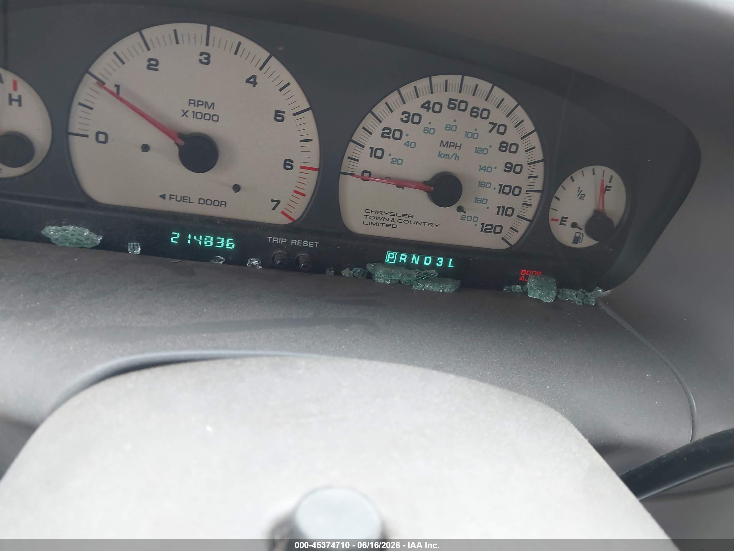 2000 Chrysler Town & Country Limited Beige vin: 1C4GP64LXYB566801