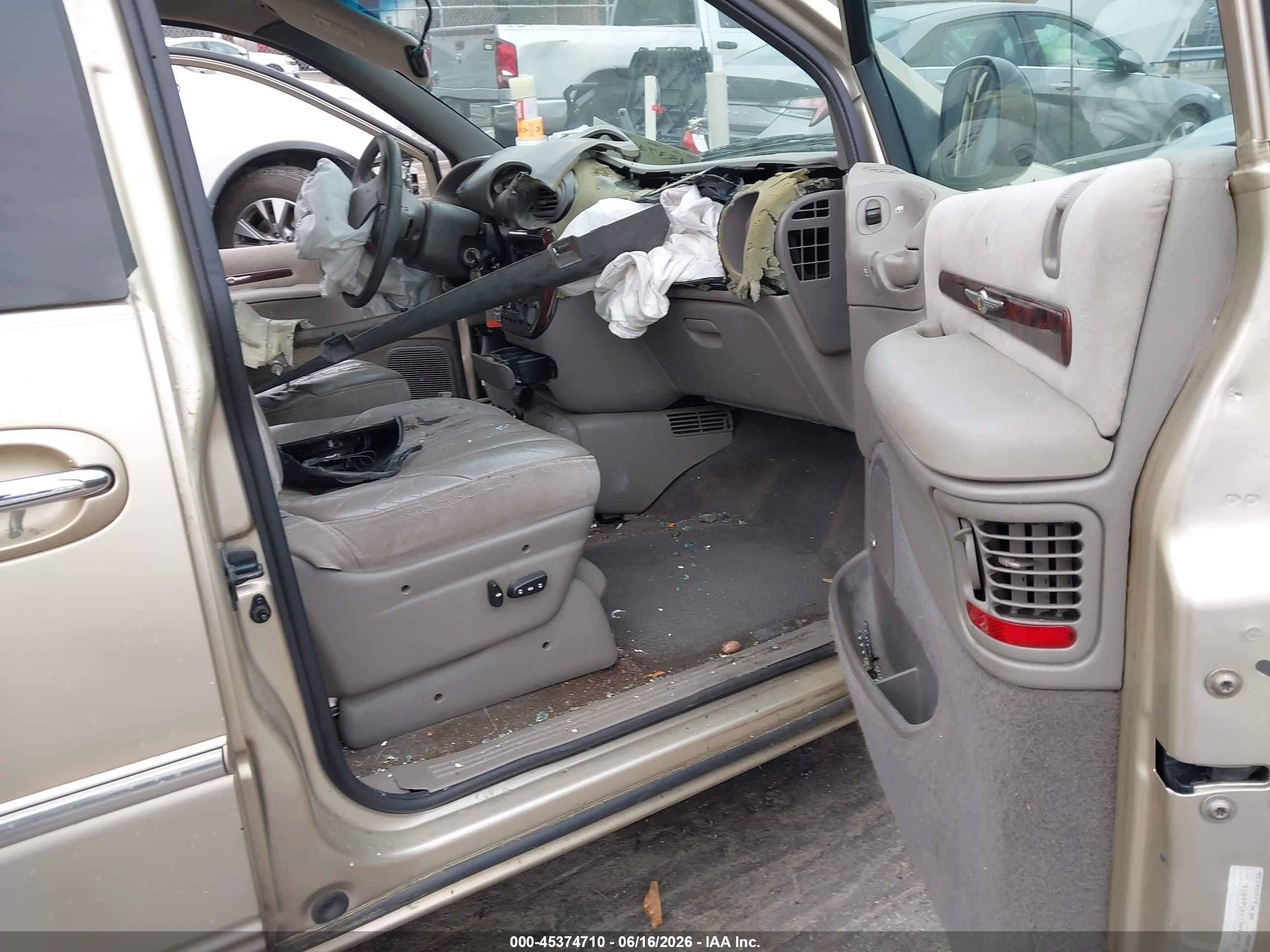 2000 Chrysler Town & Country Limited Beige vin: 1C4GP64LXYB566801