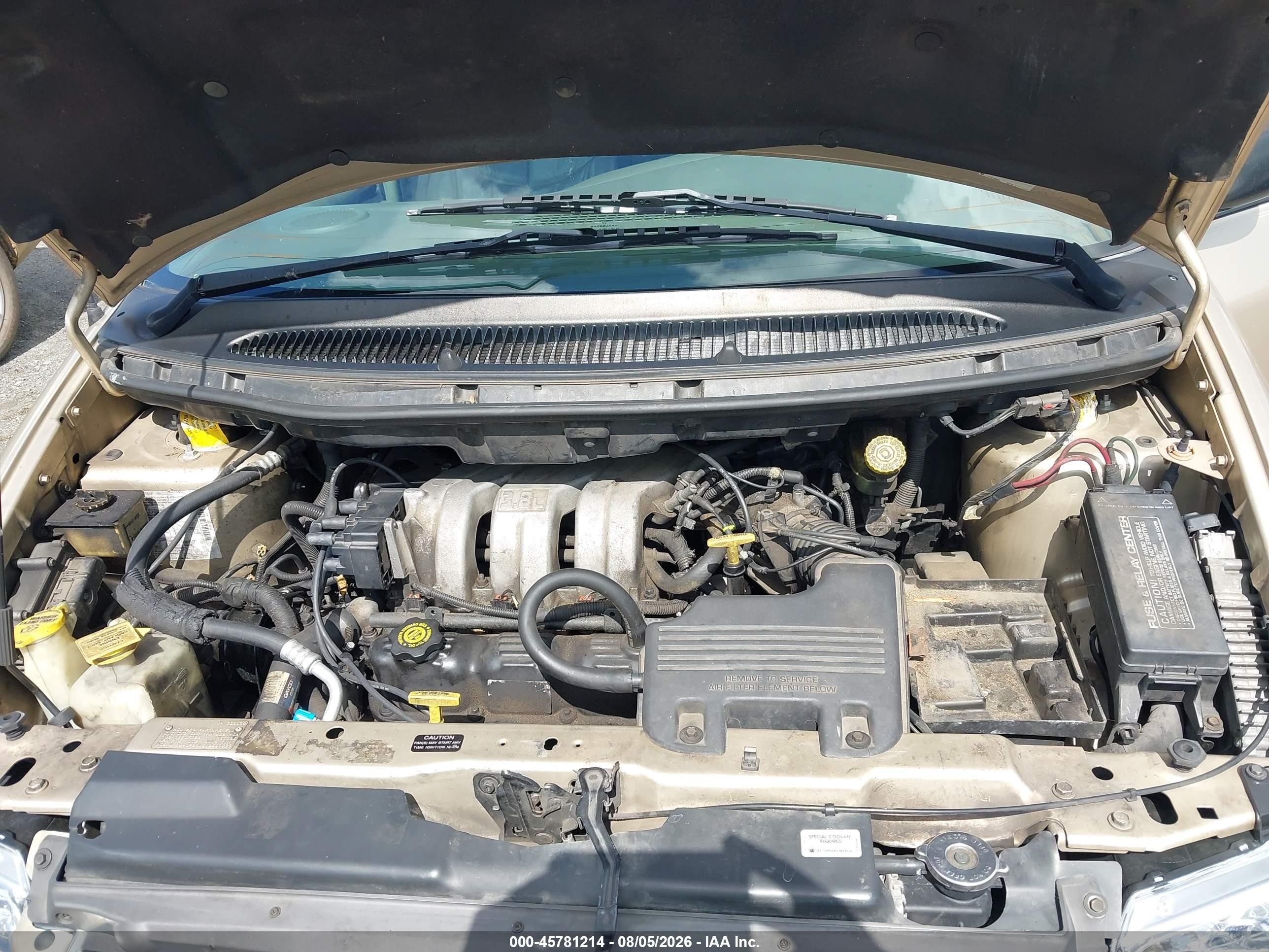2000 Chrysler Town & Country Limited Gold vin: 1C4GT64L5YB641923