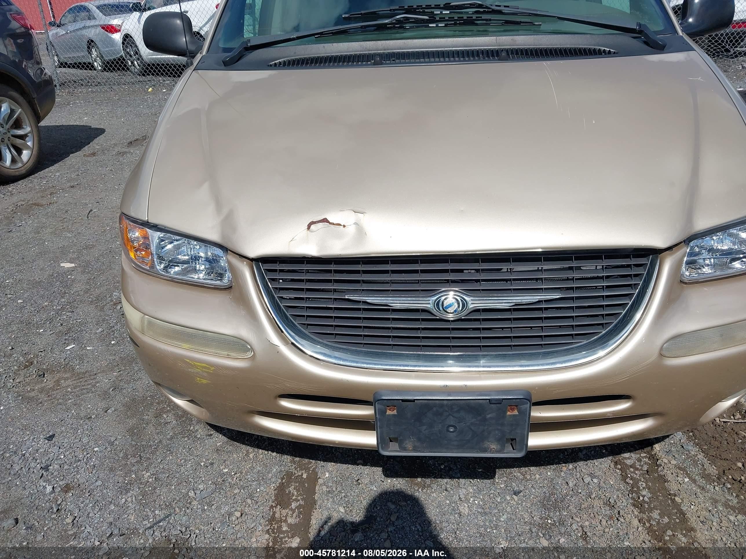 2000 Chrysler Town & Country Limited Gold vin: 1C4GT64L5YB641923