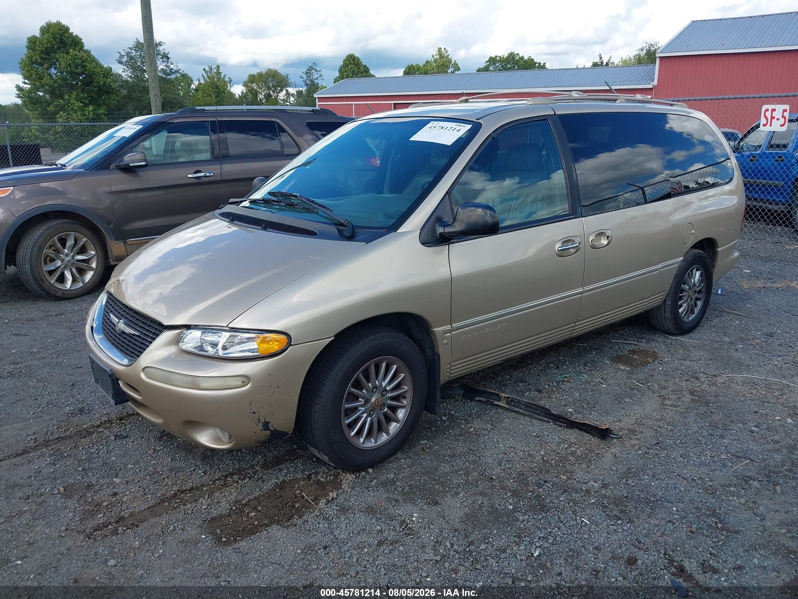 2000 Chrysler Town & Country Limited Gold vin: 1C4GT64L5YB641923