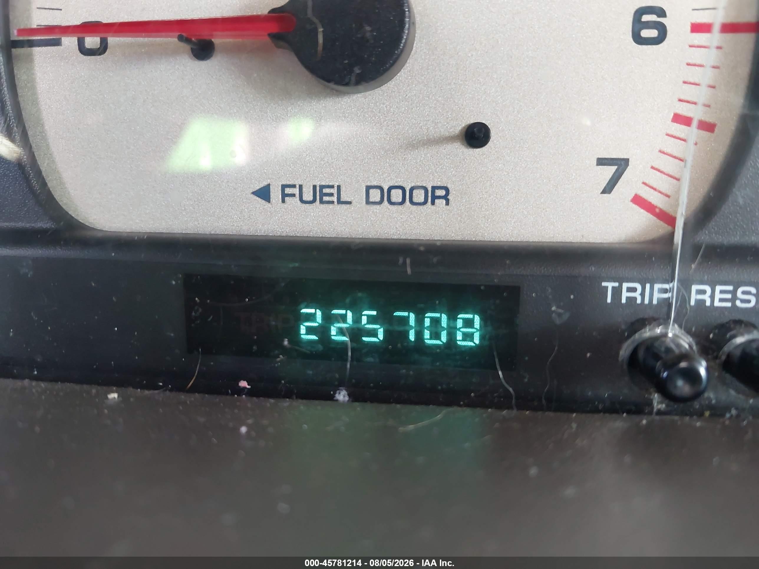 2000 Chrysler Town & Country Limited Gold vin: 1C4GT64L5YB641923