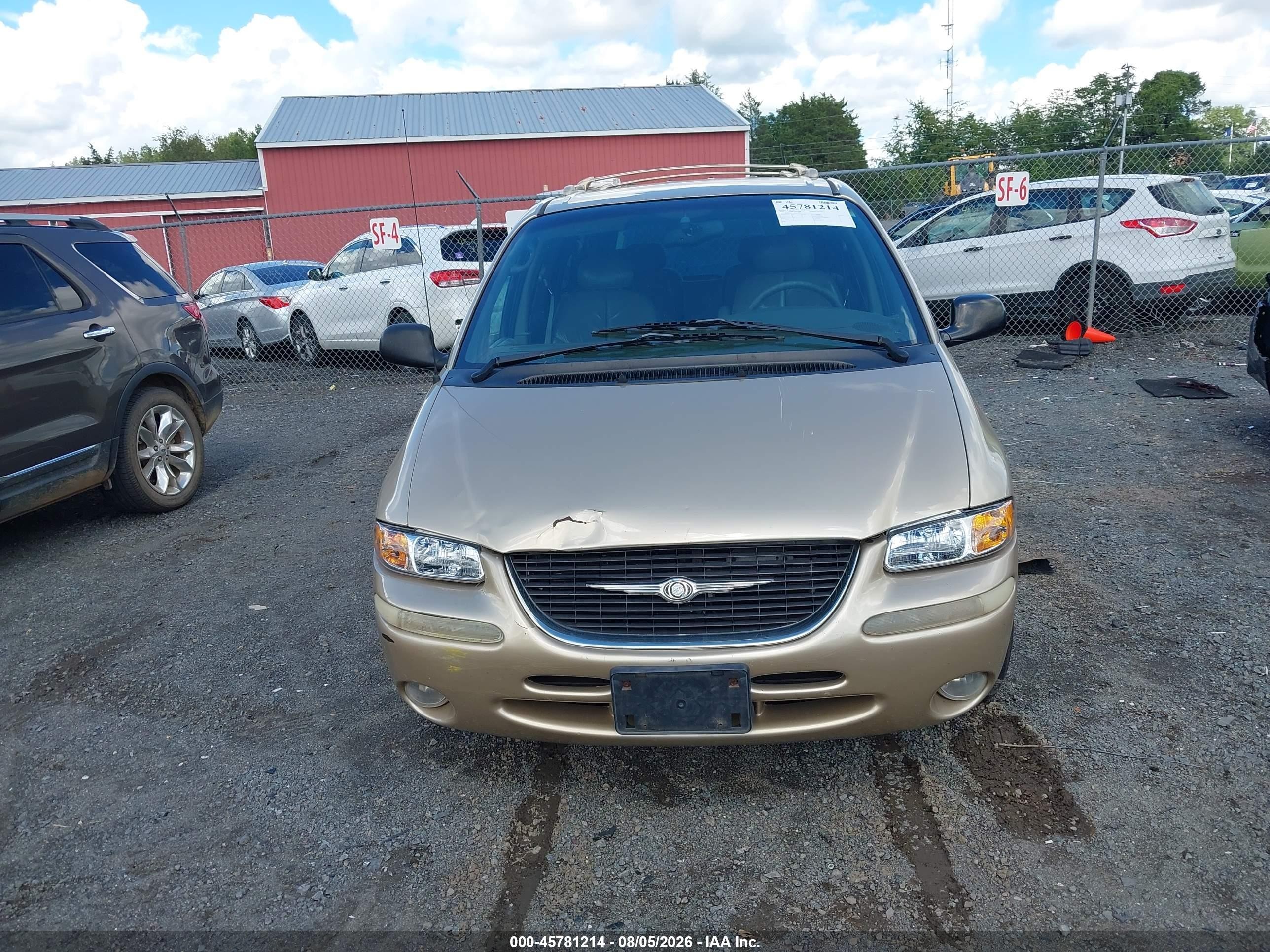 2000 Chrysler Town & Country Limited Gold vin: 1C4GT64L5YB641923