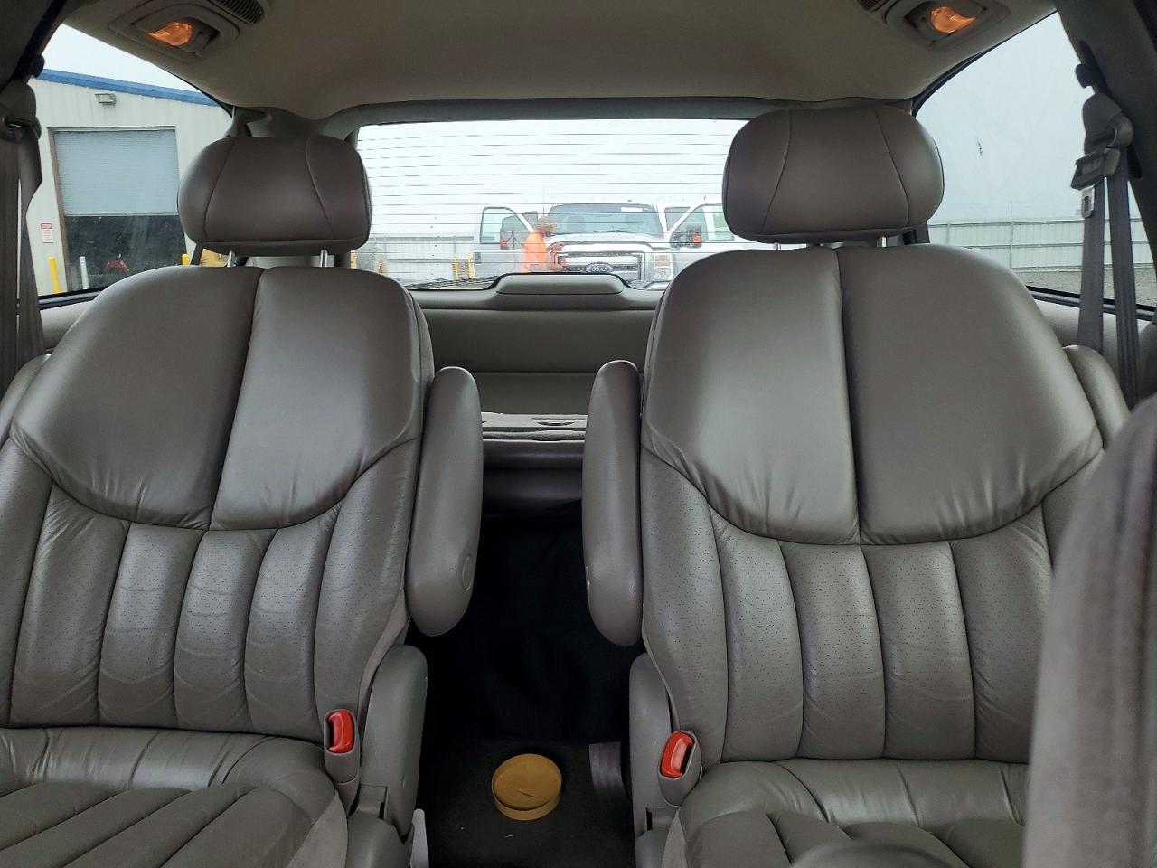 2000 Chrysler Town & Country Limited Red vin: 1C4GT64LXYB689543